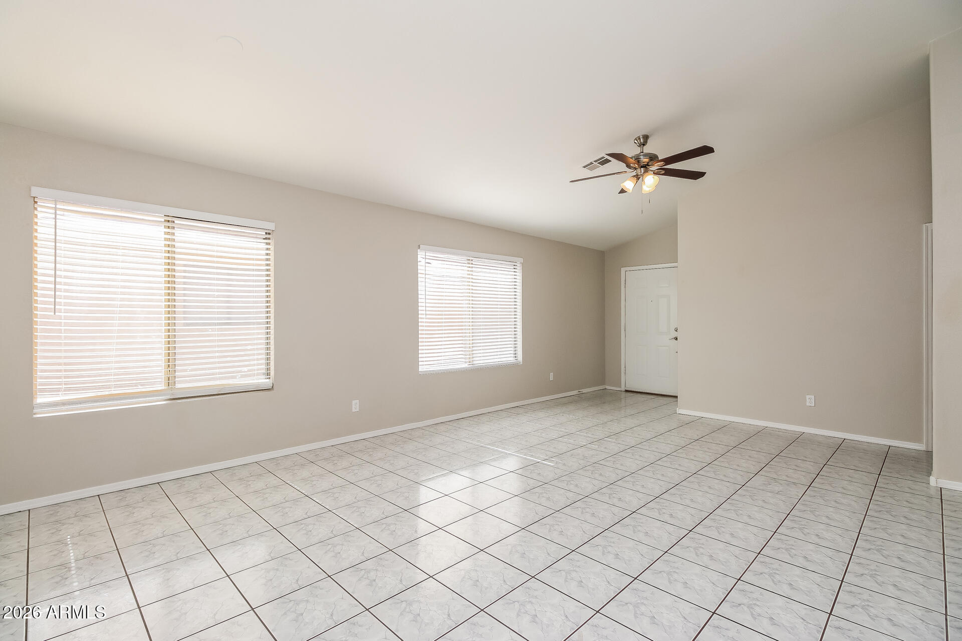 1024 E SANTA CRUZ Lane