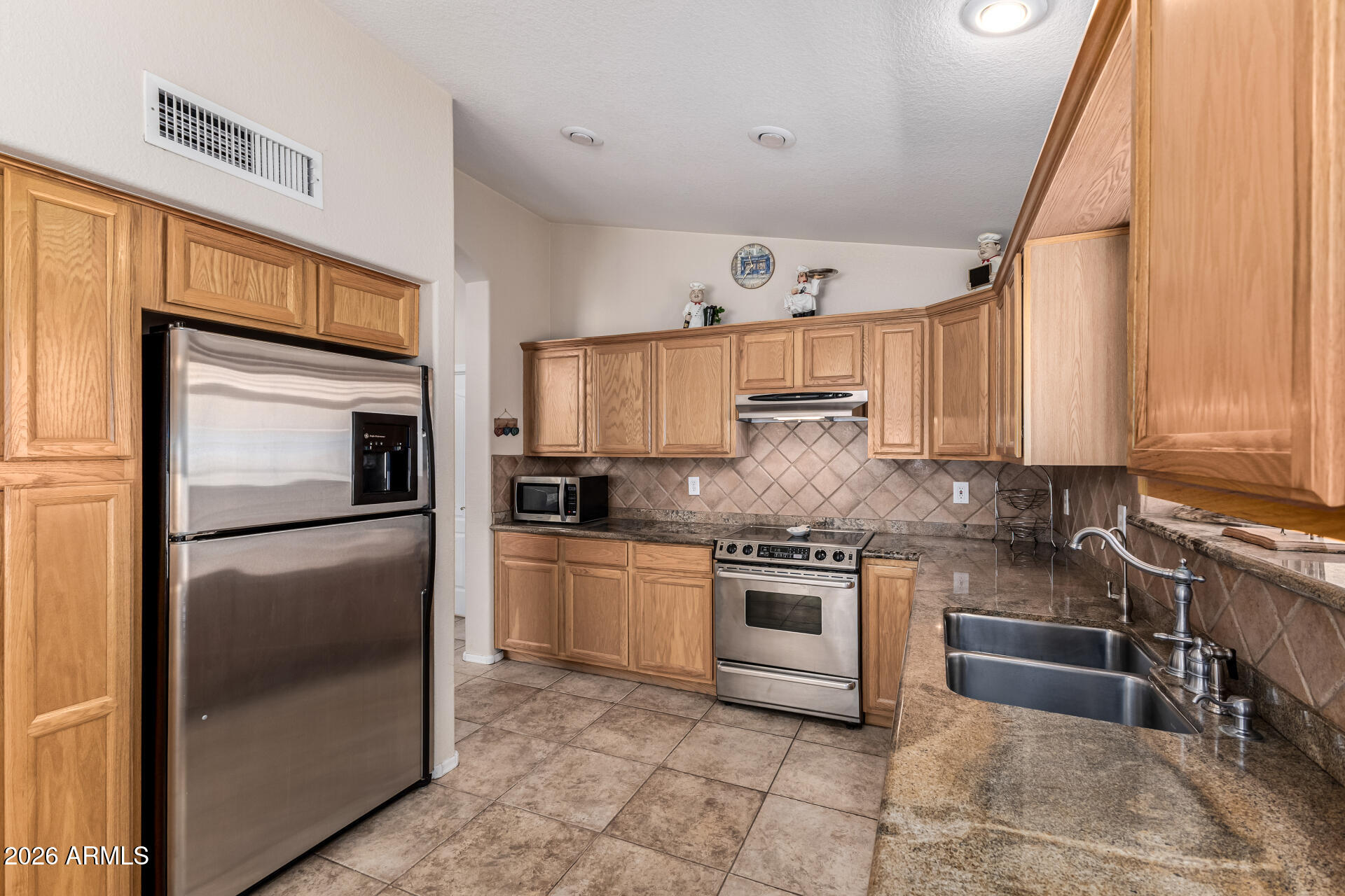 2329 E BONITA Street