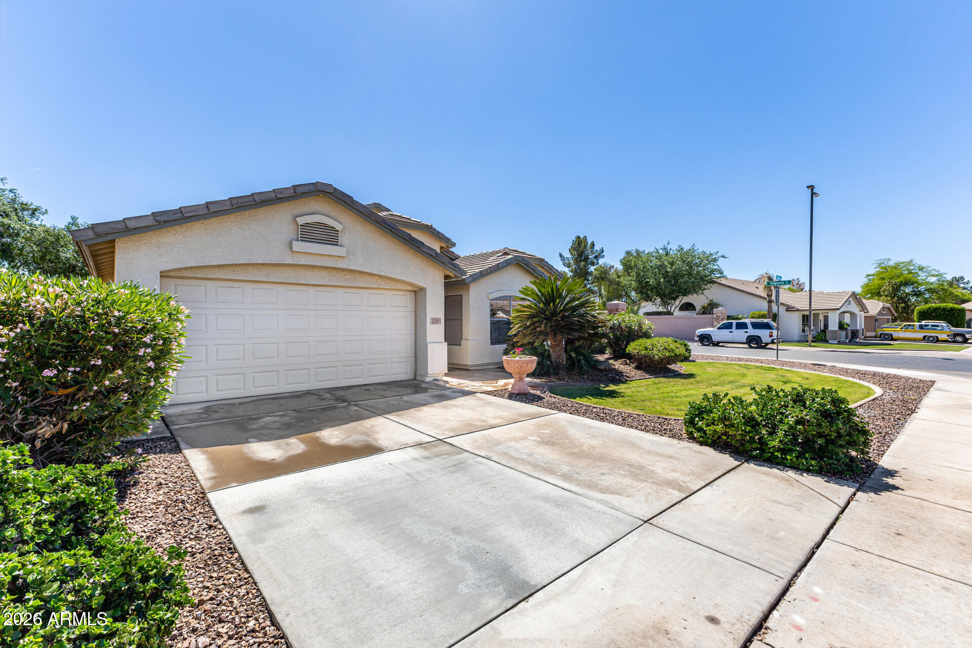 2329 E BONITA Street