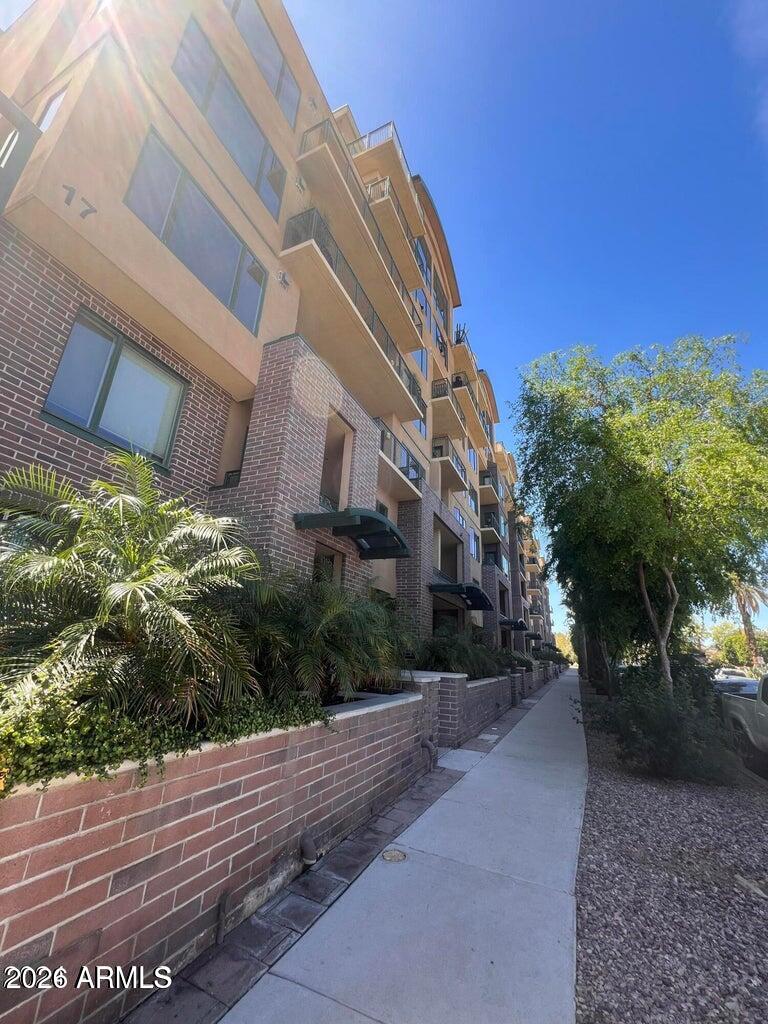 17 W VERNON Avenue 413