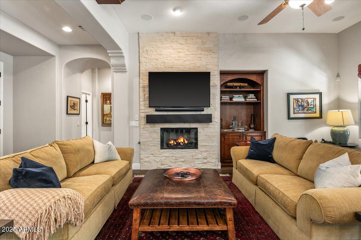 20704 N 90TH Place 1004