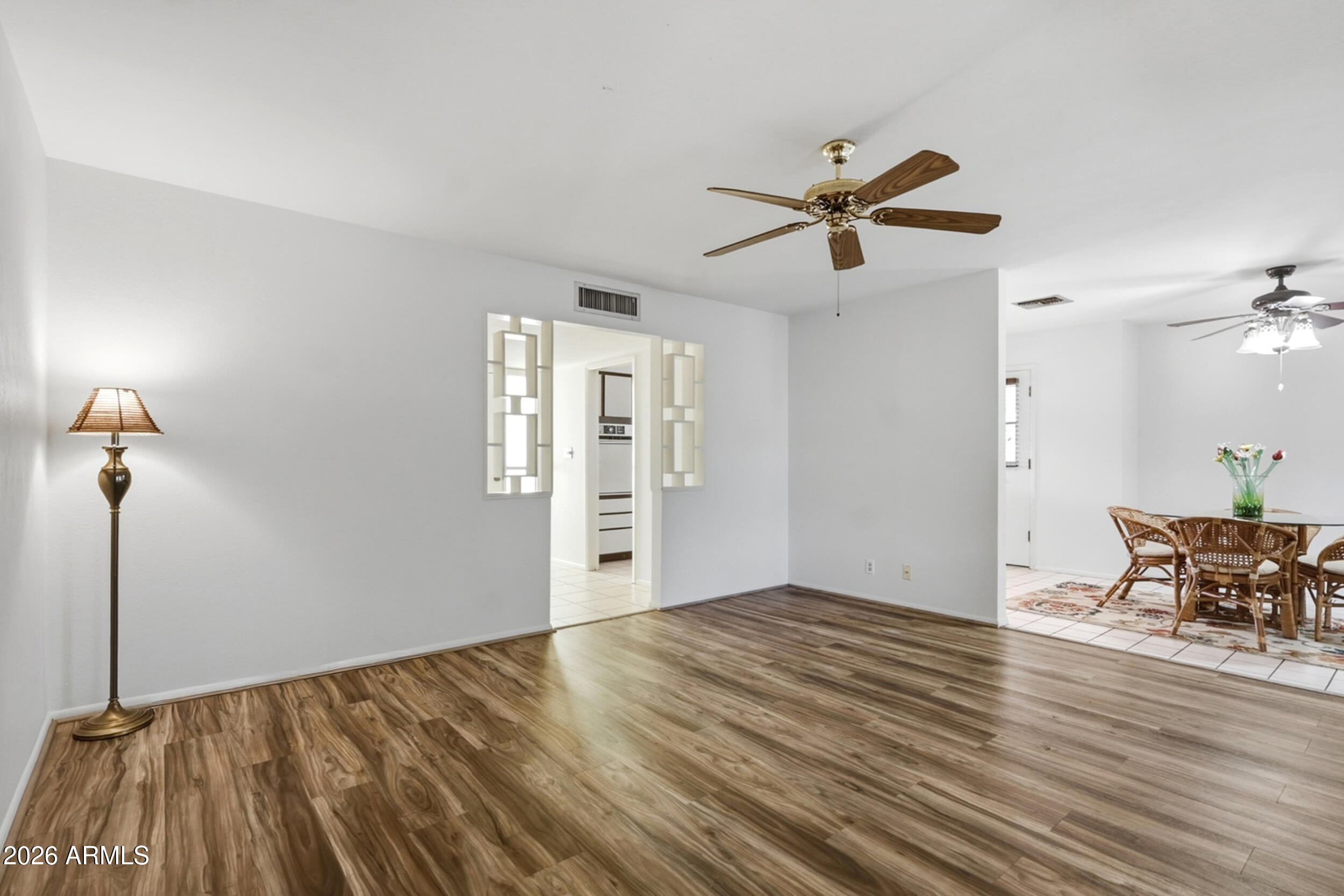 5922 E ANAHEIM Street