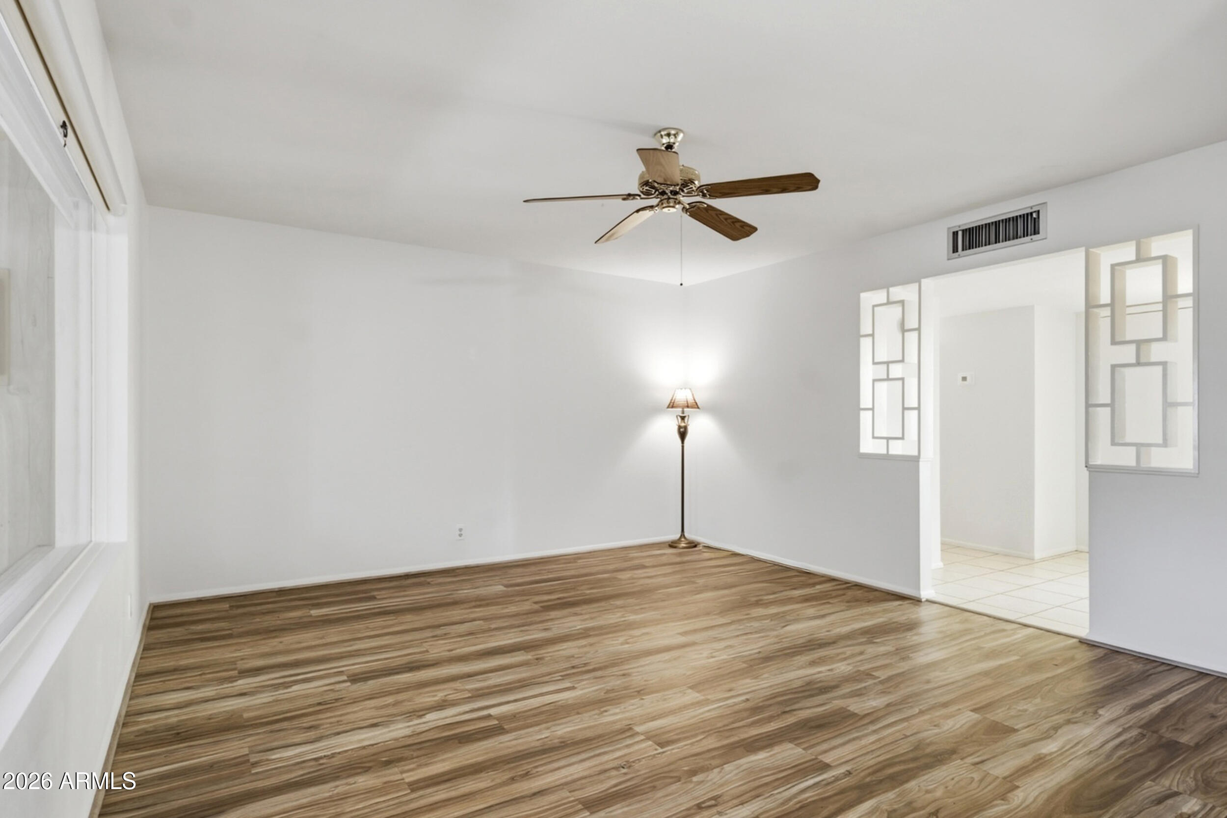 5922 E ANAHEIM Street