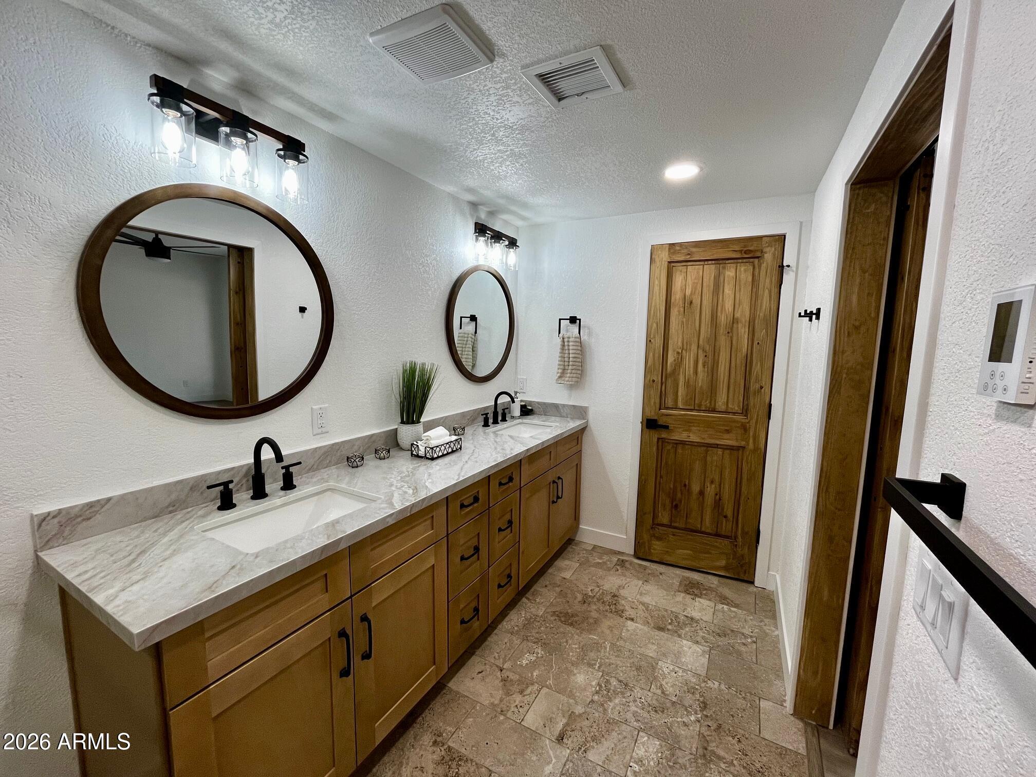 PINETOP LAKES EQUESTRIAN UNIT 1 - Residential