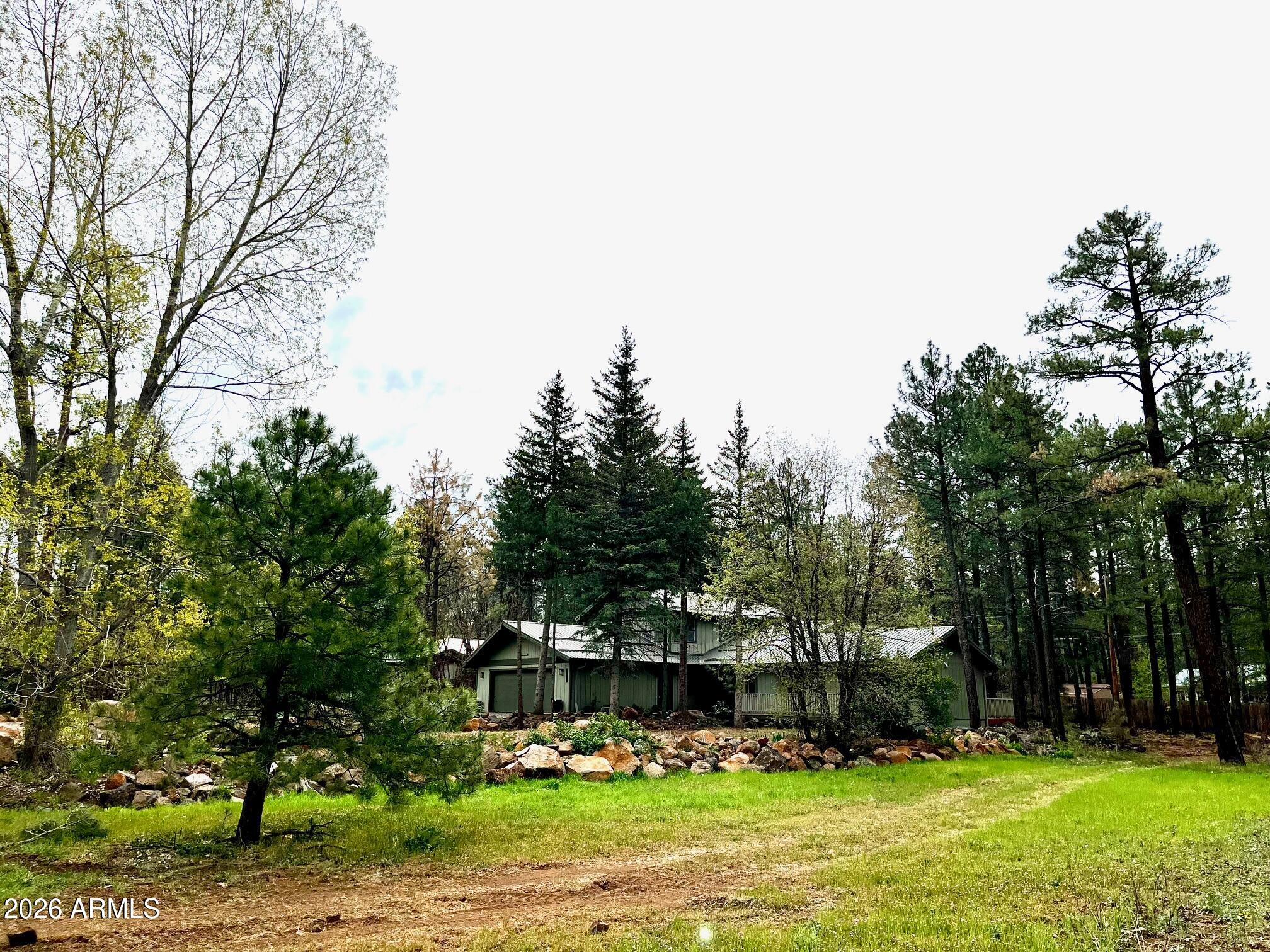 PINETOP LAKES EQUESTRIAN UNIT 1 - Residential