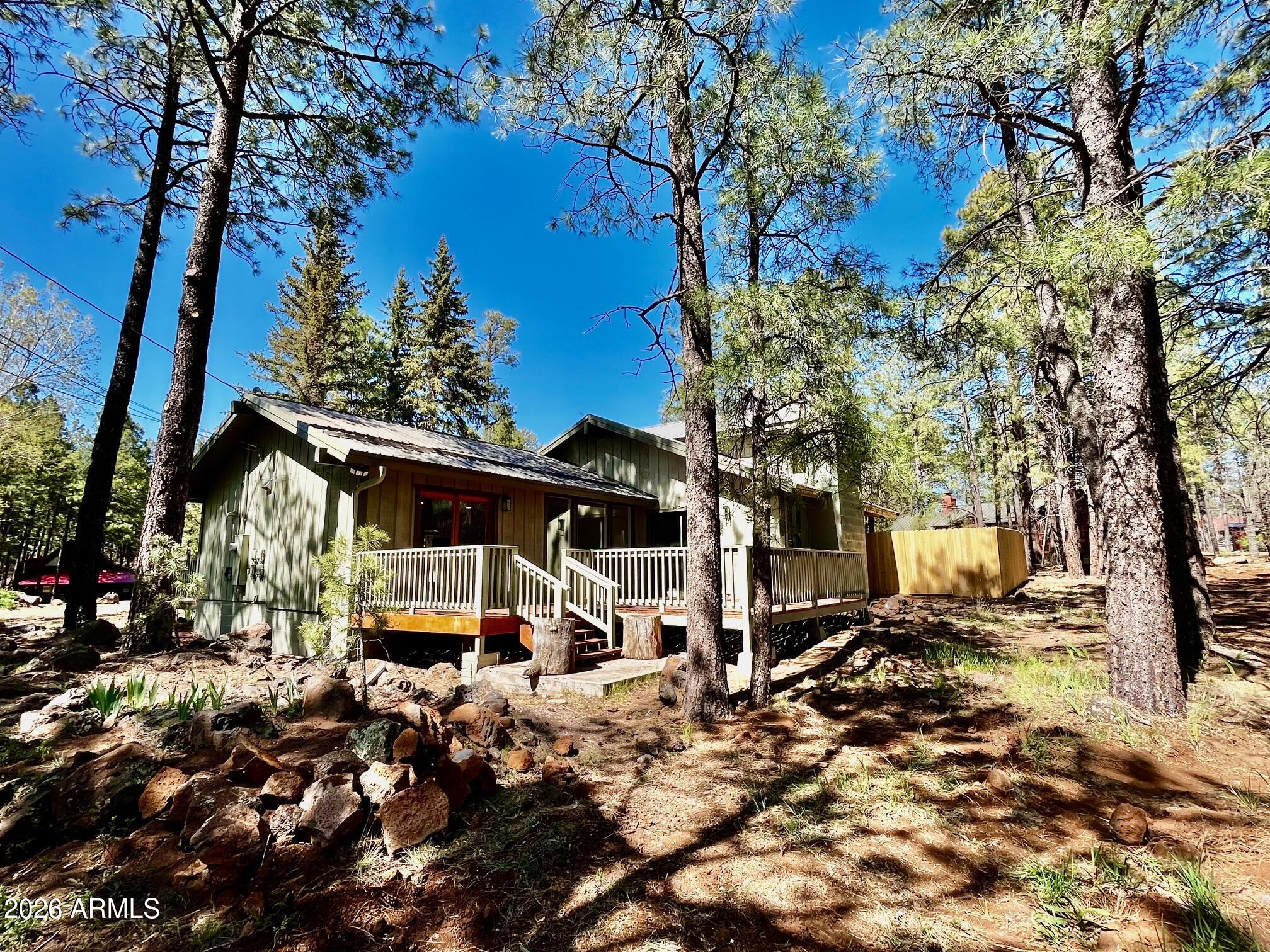 PINETOP LAKES EQUESTRIAN UNIT 1 - Residential