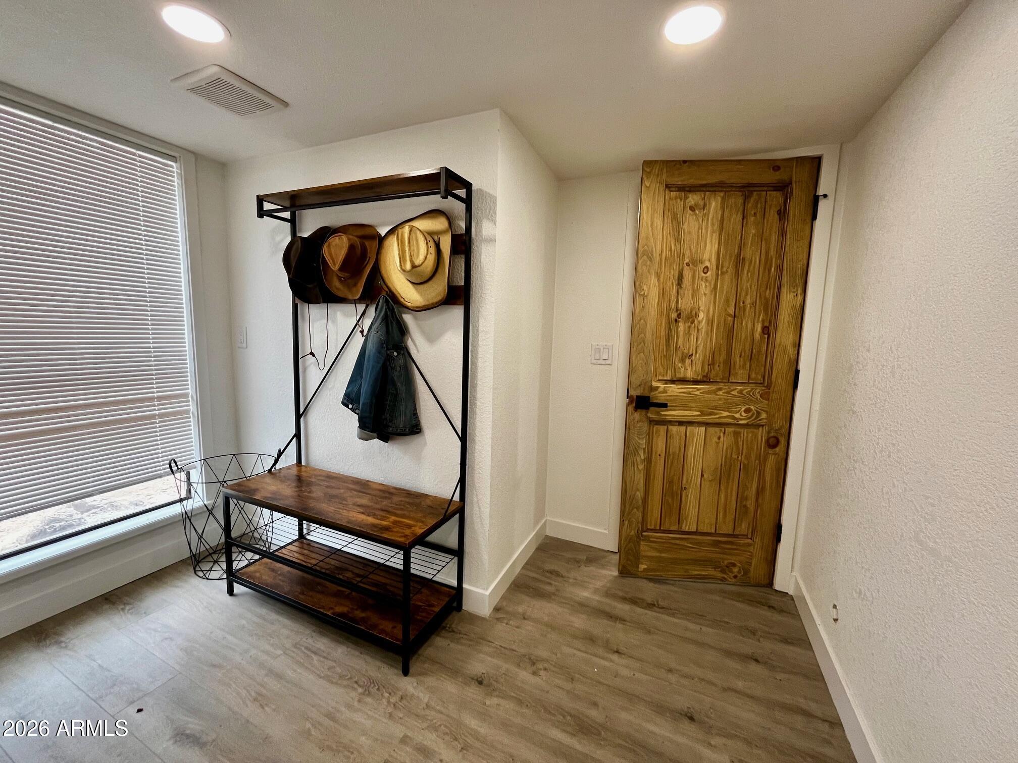 PINETOP LAKES EQUESTRIAN UNIT 1 - Residential