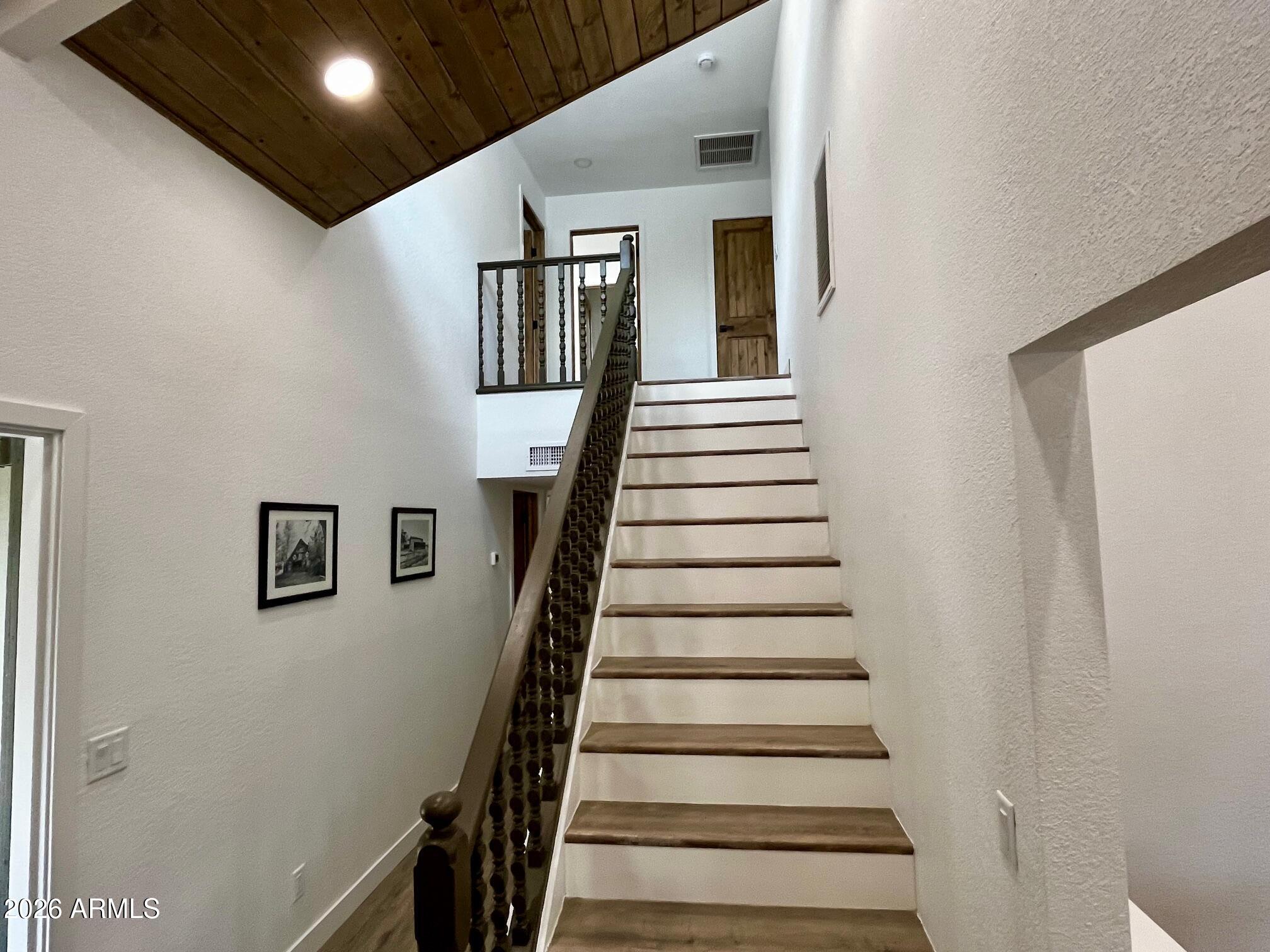 PINETOP LAKES EQUESTRIAN UNIT 1 - Residential