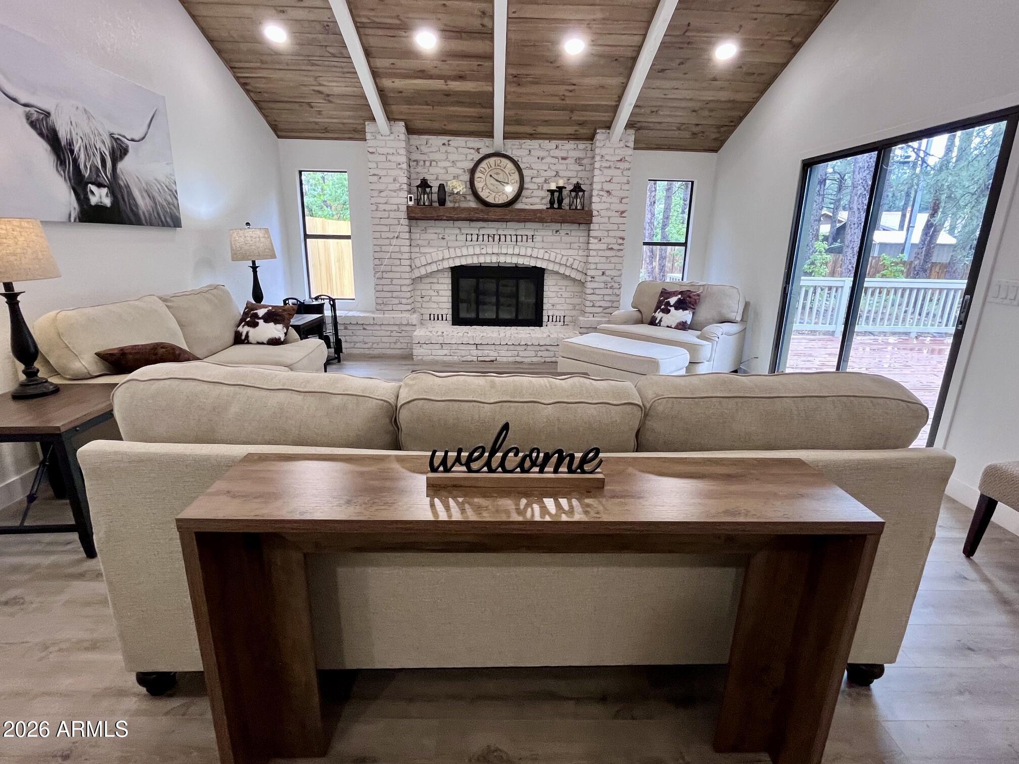 PINETOP LAKES EQUESTRIAN UNIT 1 - Residential