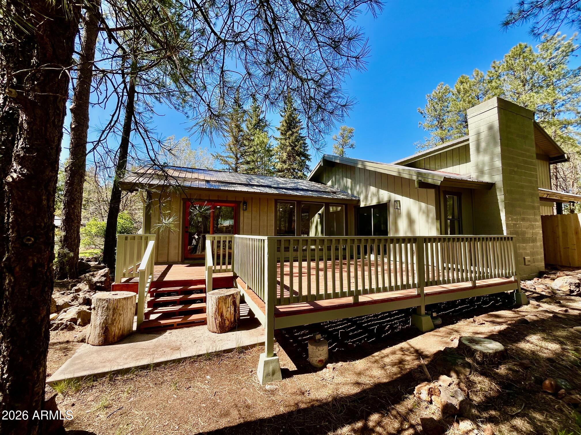 PINETOP LAKES EQUESTRIAN UNIT 1 - Residential
