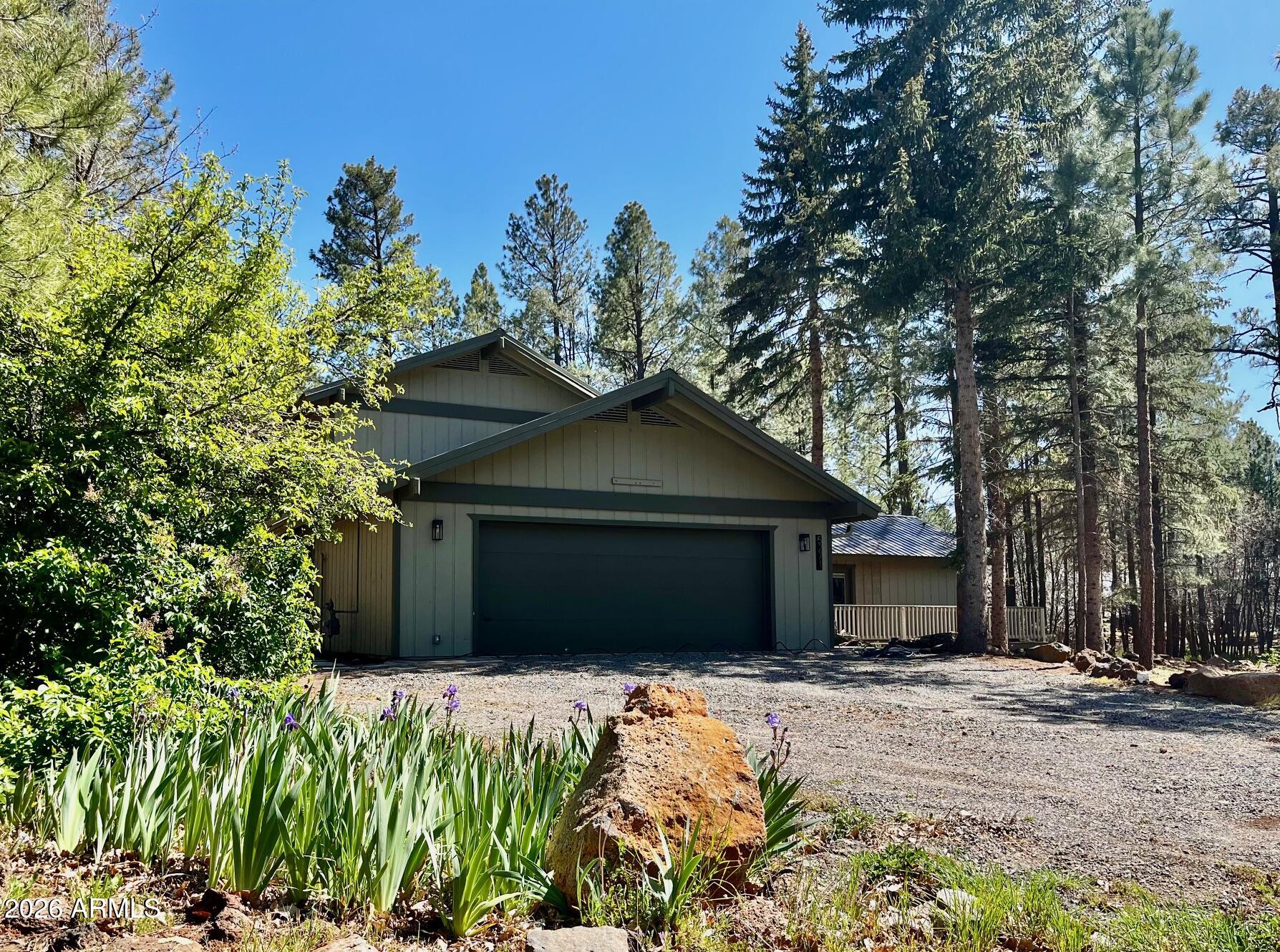 PINETOP LAKES EQUESTRIAN UNIT 1 - Residential