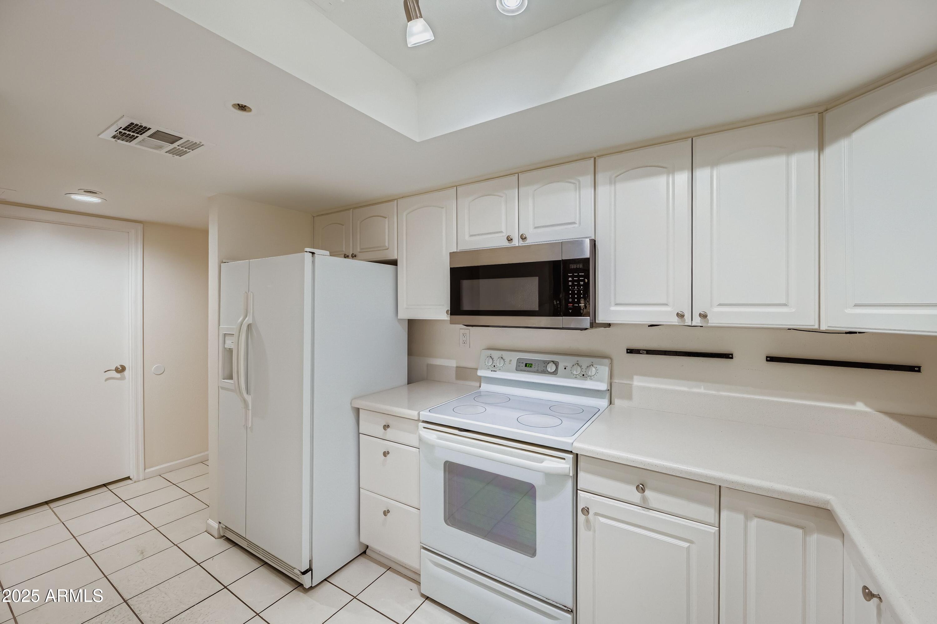 7840 E Camelback Road E 108