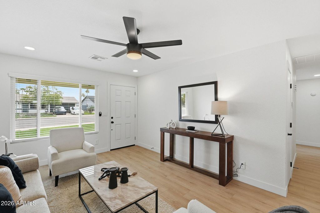 Photo of 816 W Julie Drive, Tempe, AZ 85283 (MLS # 6972717)