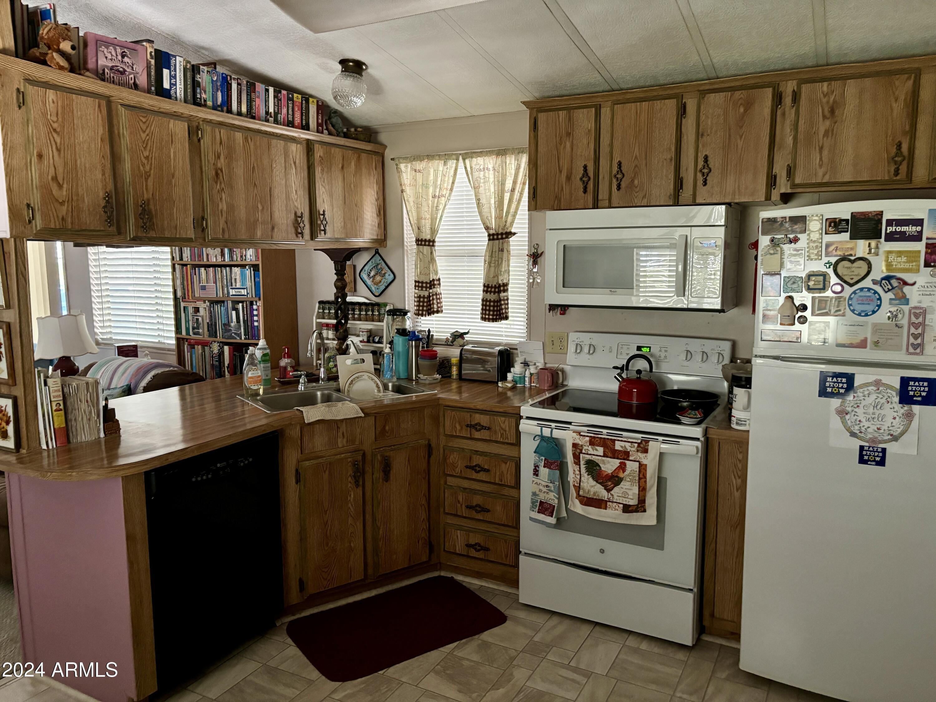 4065 E University Drive 462