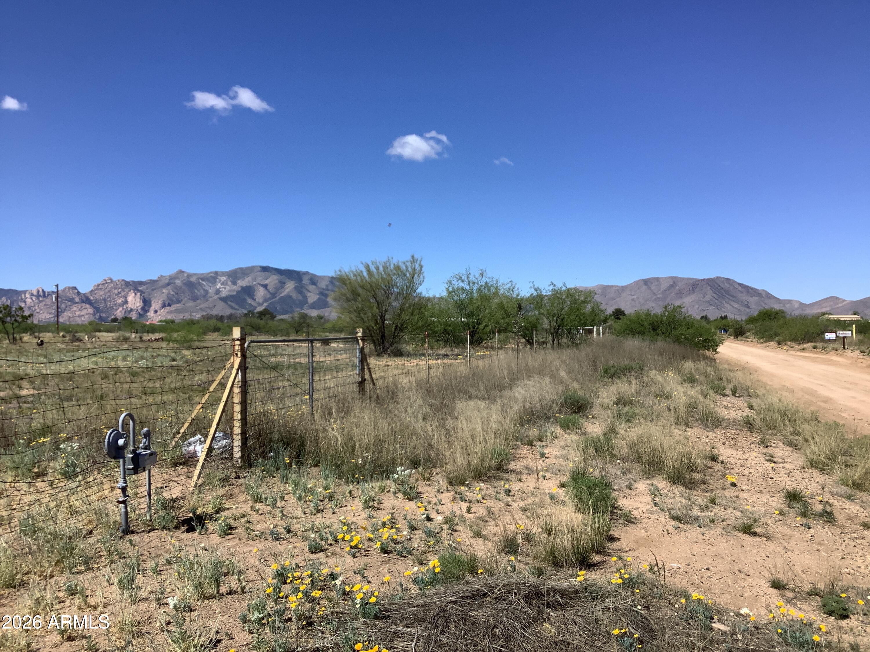 18 W APACHE Way