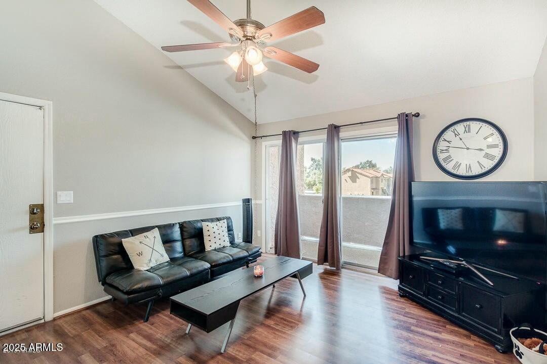 623 W GUADALUPE Road 214