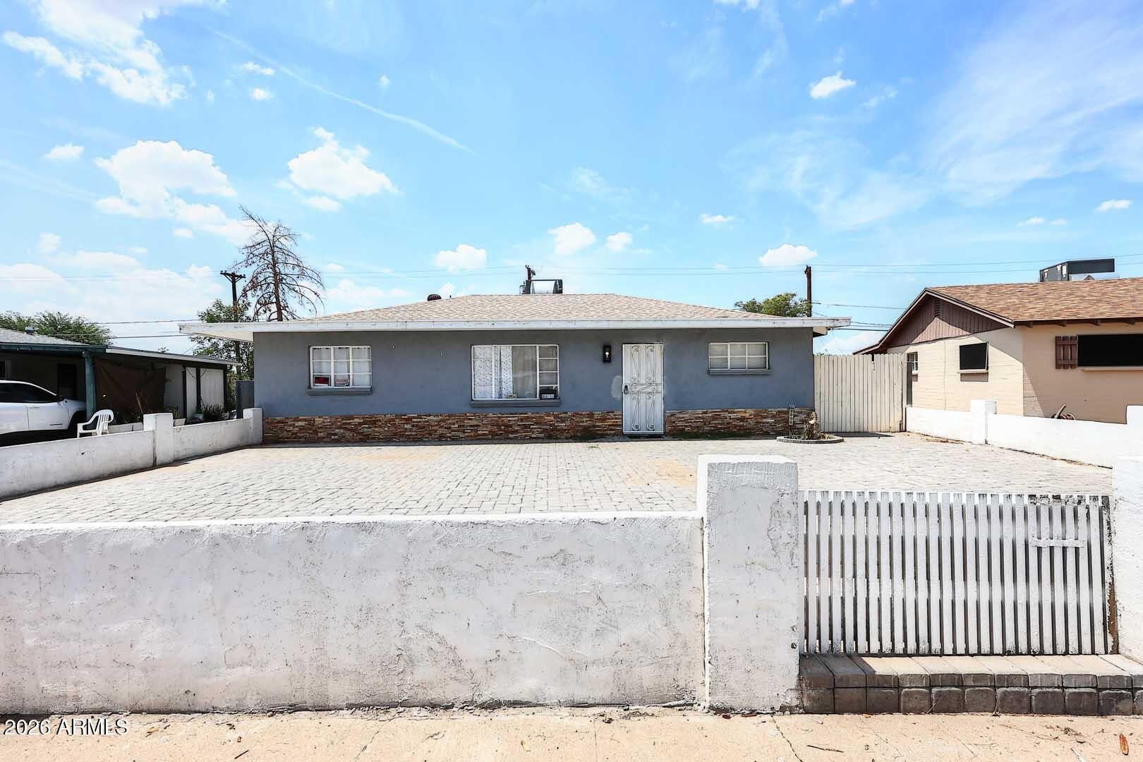 8806 N 30TH Avenue