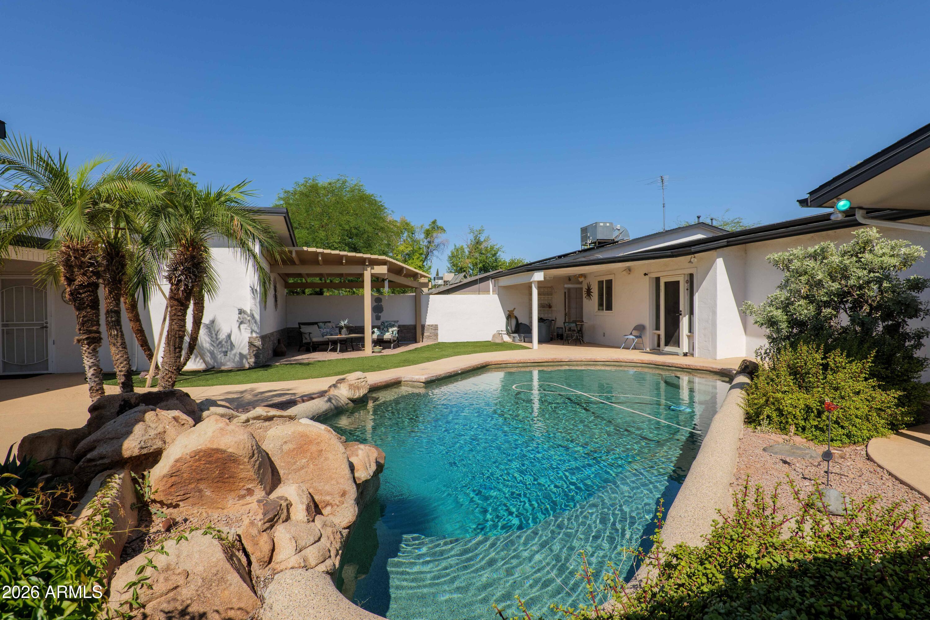 321 E Campbell Road