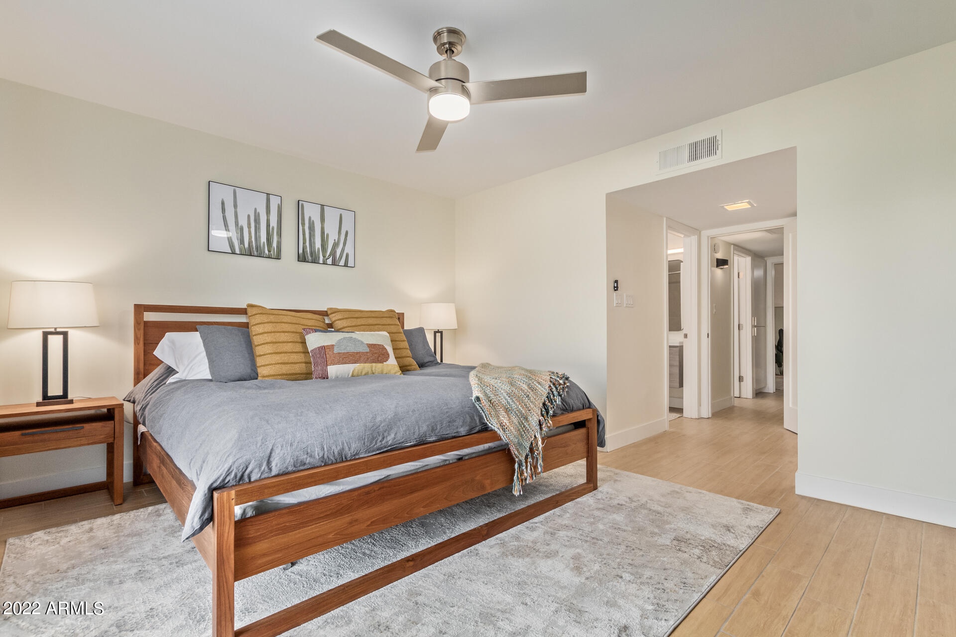 Paradise Valley, Arizona 85253, United States, 2 Bedrooms Bedrooms, ,2 BathroomsBathrooms,Residential,Active,74076