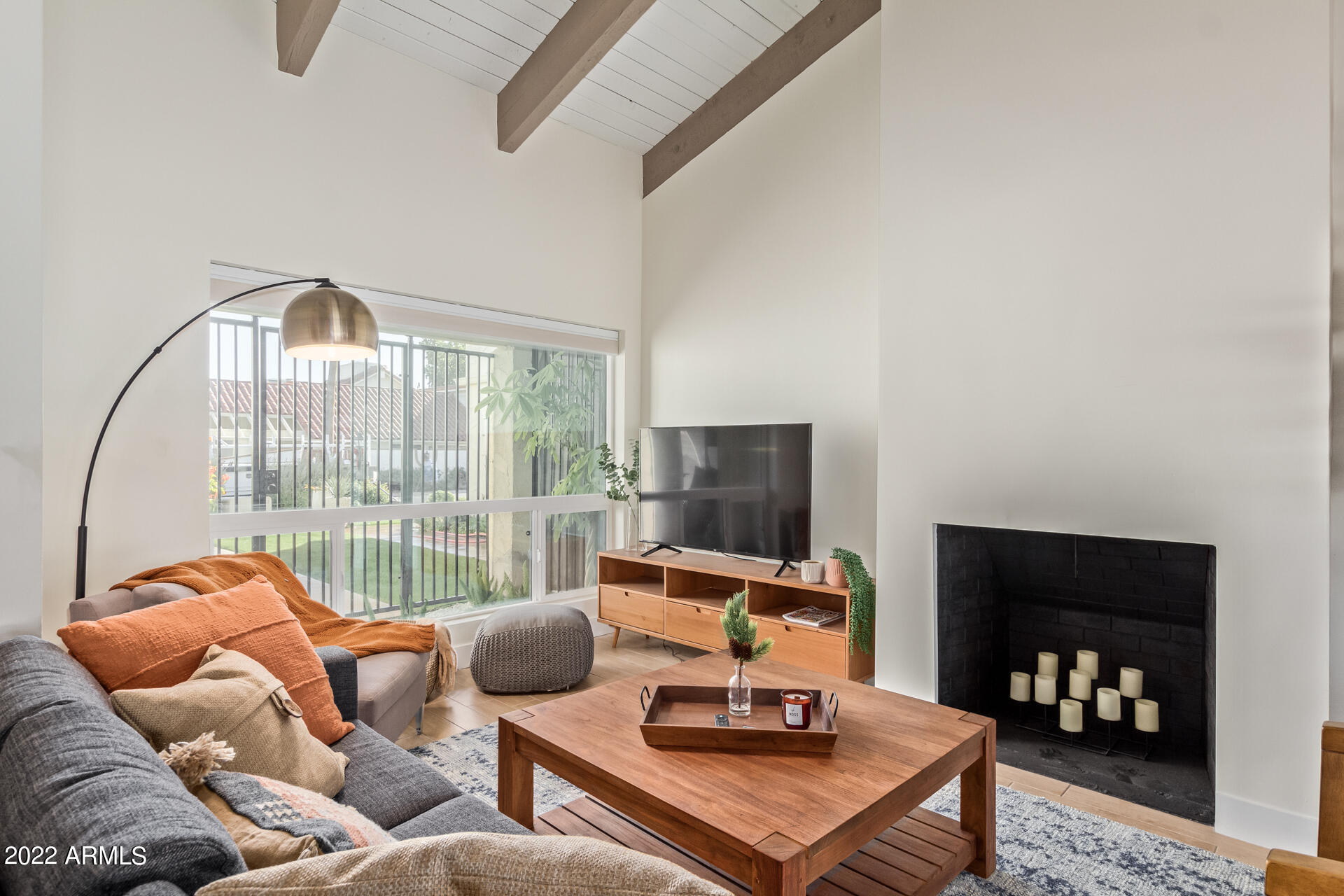 Paradise Valley, Arizona 85253, United States, 2 Bedrooms Bedrooms, ,2 BathroomsBathrooms,Residential,Active,74076