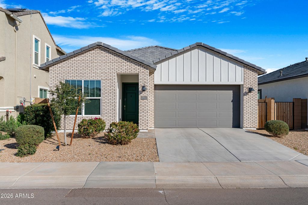 Photo of 40932 W Hillman Drive, Maricopa, AZ 85138 (MLS # 6970923)