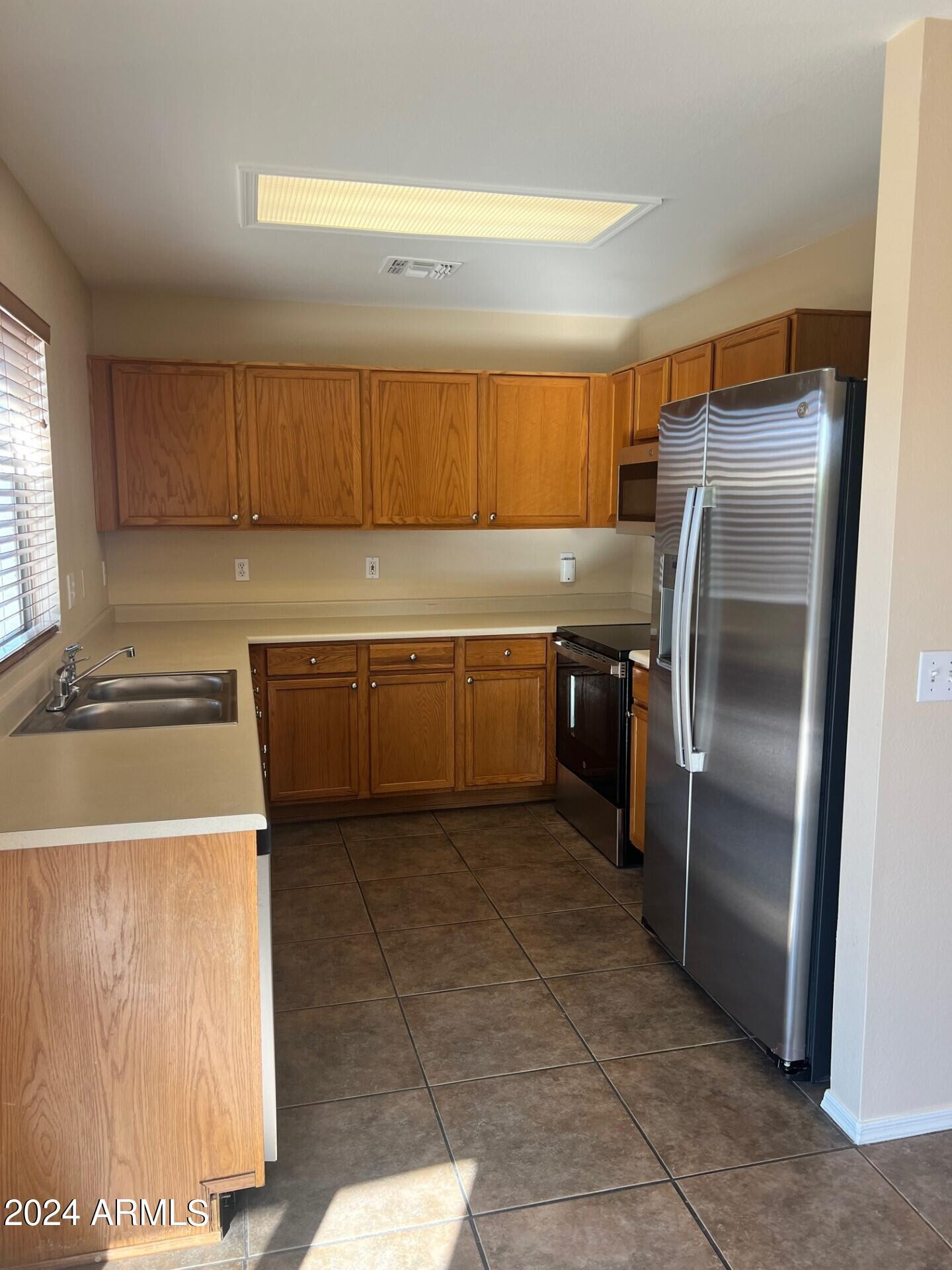 1006 S Slater Circle
