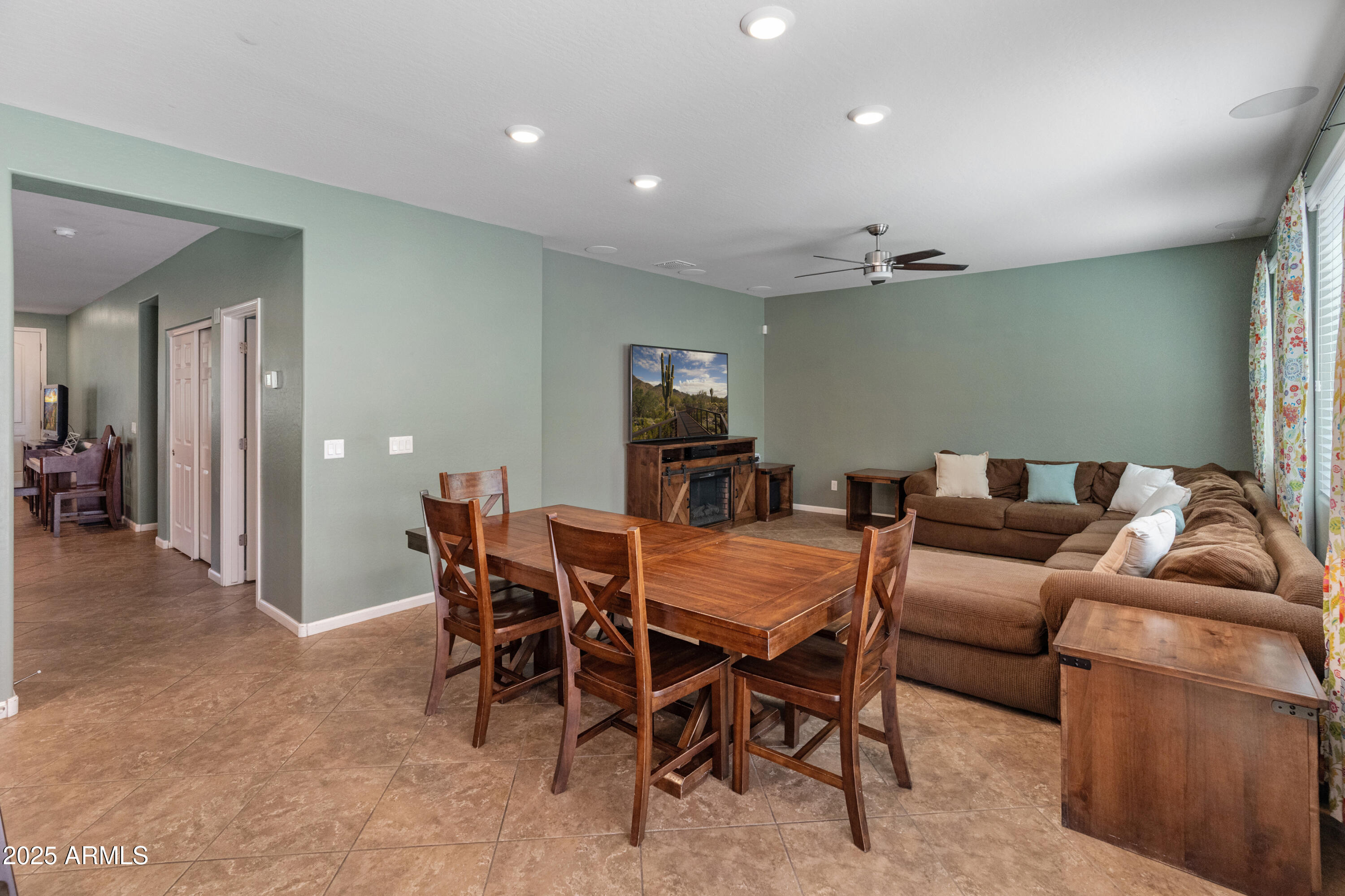 Gilbert, Arizona 85298, United States, 5 Bedrooms Bedrooms, ,4 BathroomsBathrooms,Residential,Active,224665