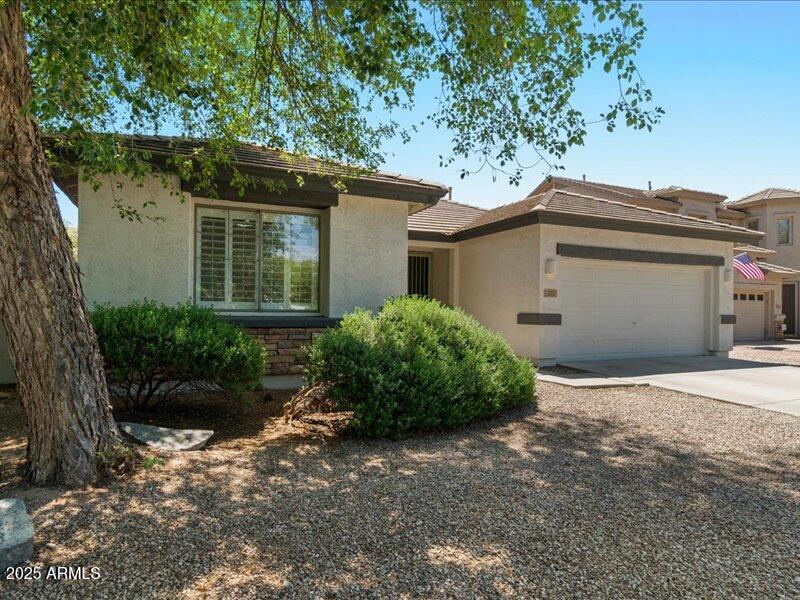 271 W ROADRUNNER Drive