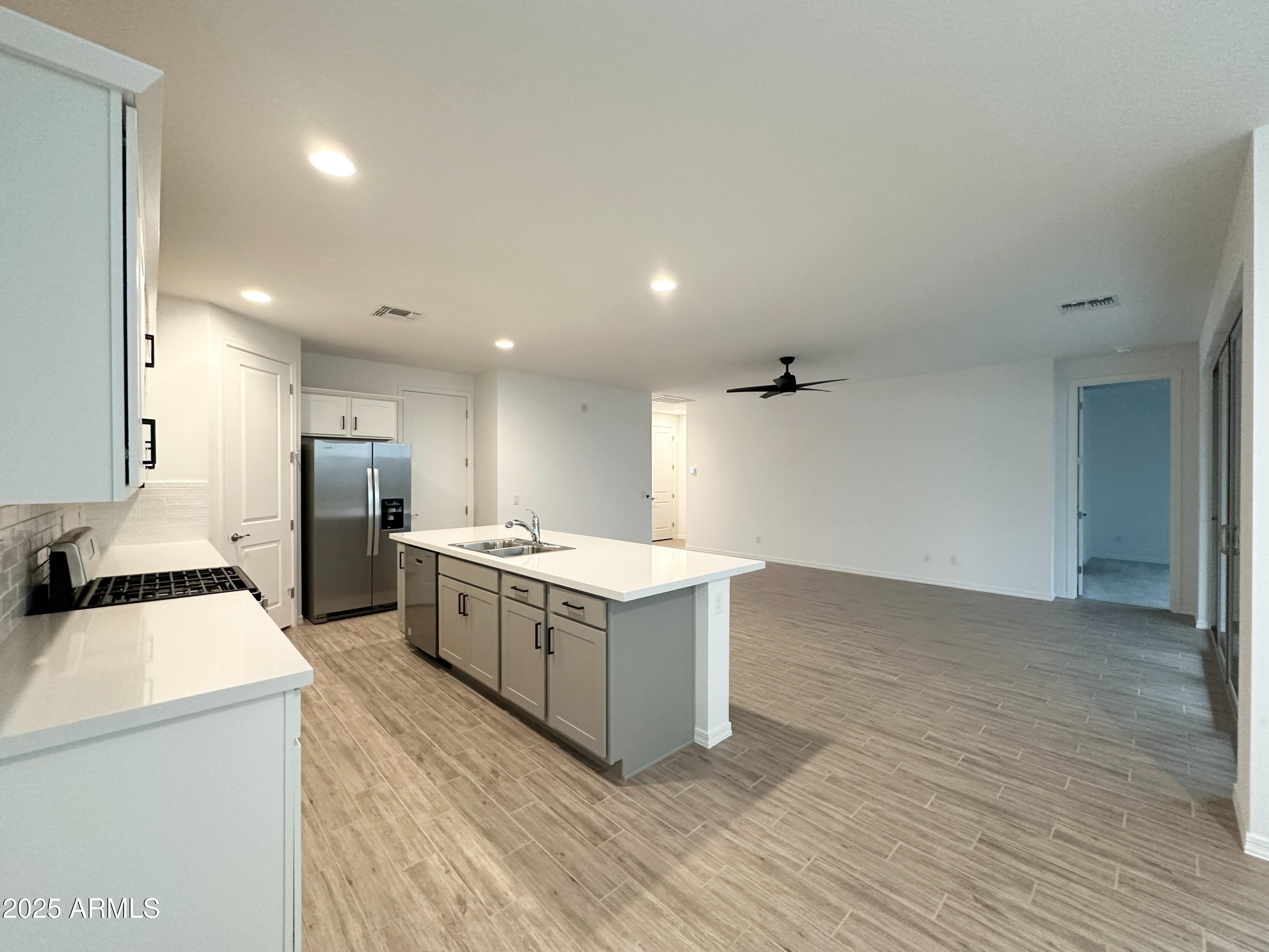 9363 E SPIRAL Avenue