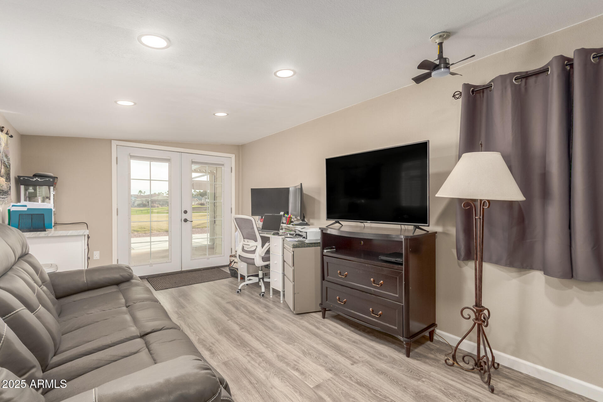 5263 E McDowell Road