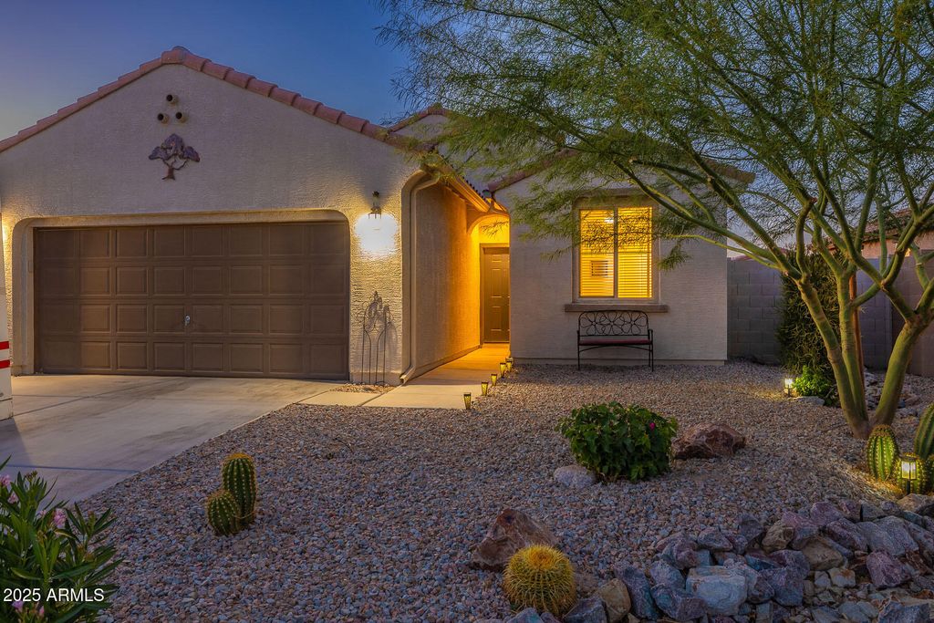 Photo of 1654 E Jardin Place, Casa Grande, AZ 85122 (MLS # 6932877)
