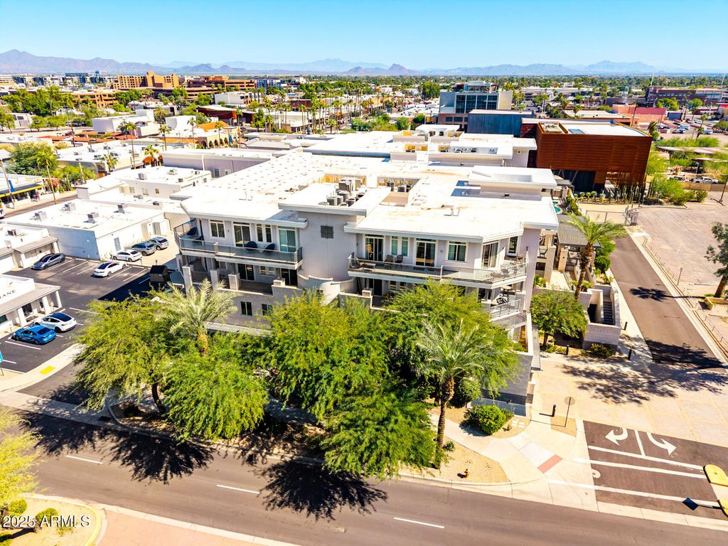 Photo of 3801 N Goldwater Boulevard #302, Scottsdale, AZ 85251 (MLS # 6935381)