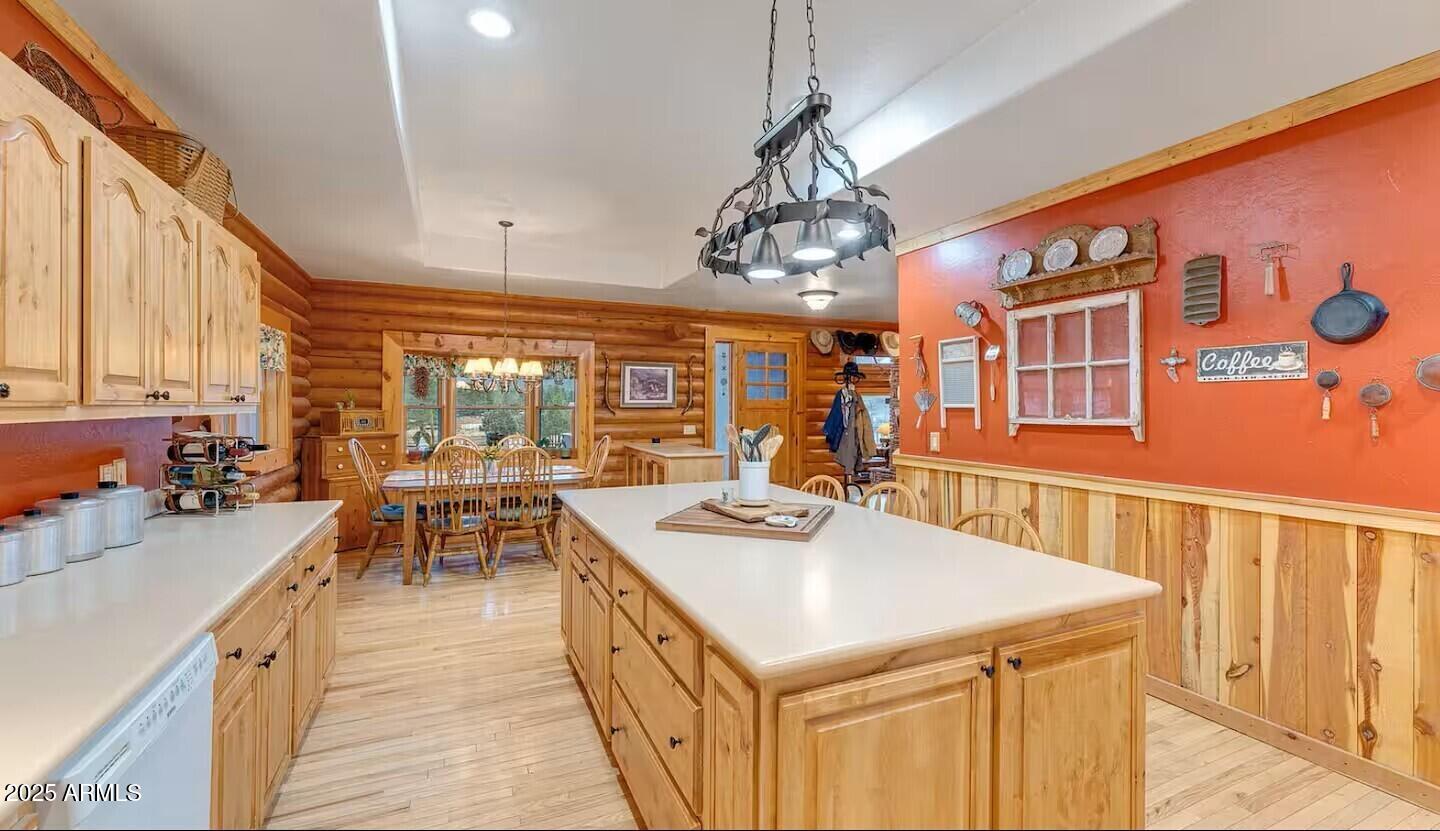 207 N STONEMAN Boulevard