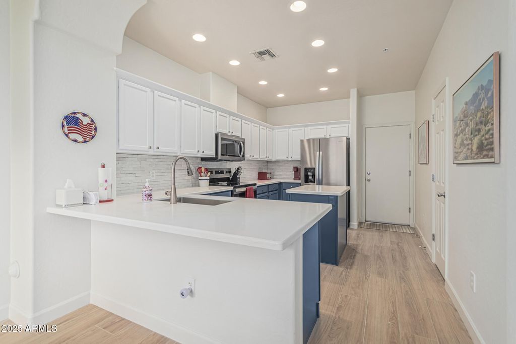 Photo of 42424 N Gavilan Peak Parkway #19102, Anthem, AZ 85086 (MLS # 6892829)