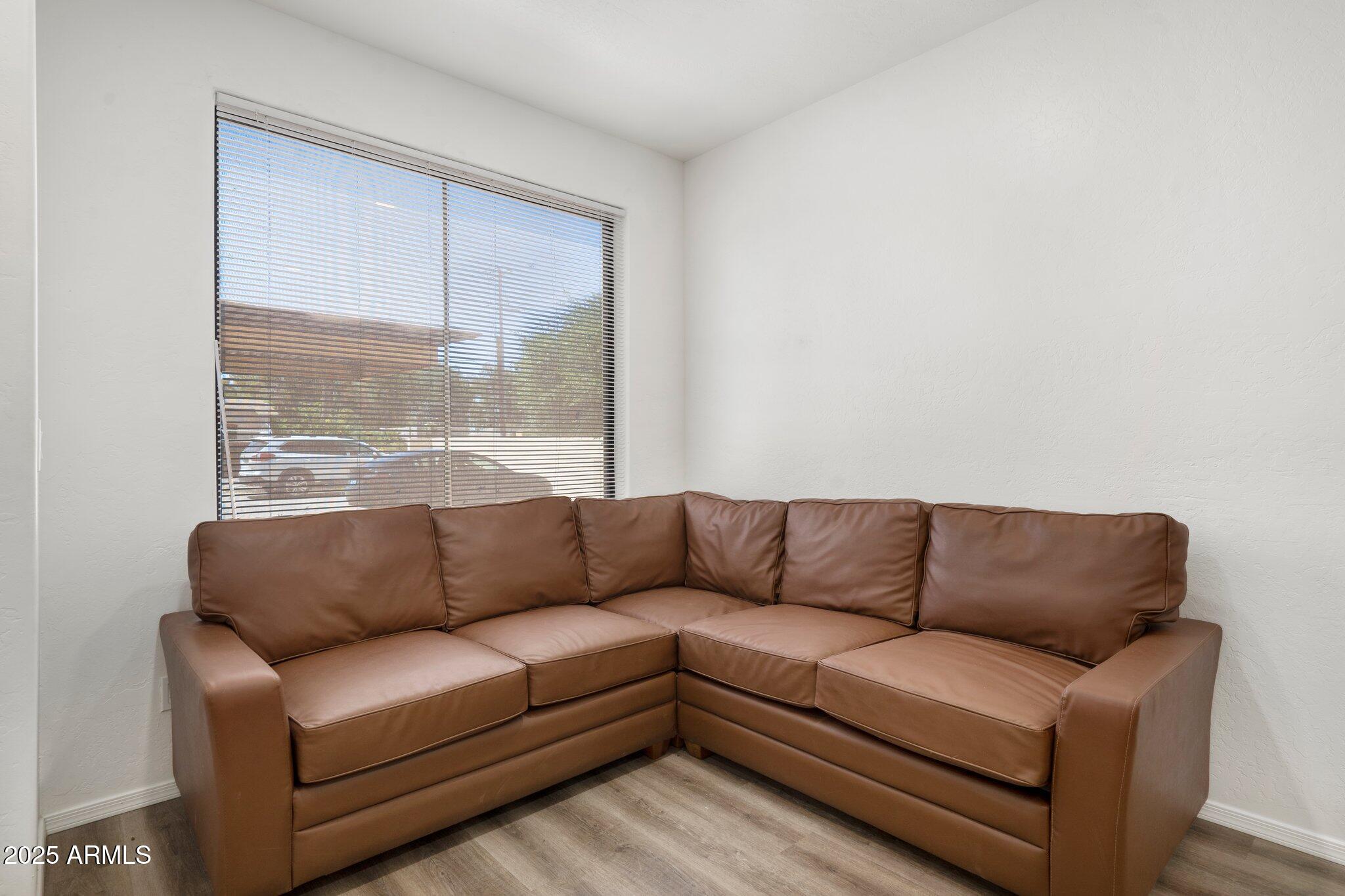 515 E 6TH Street