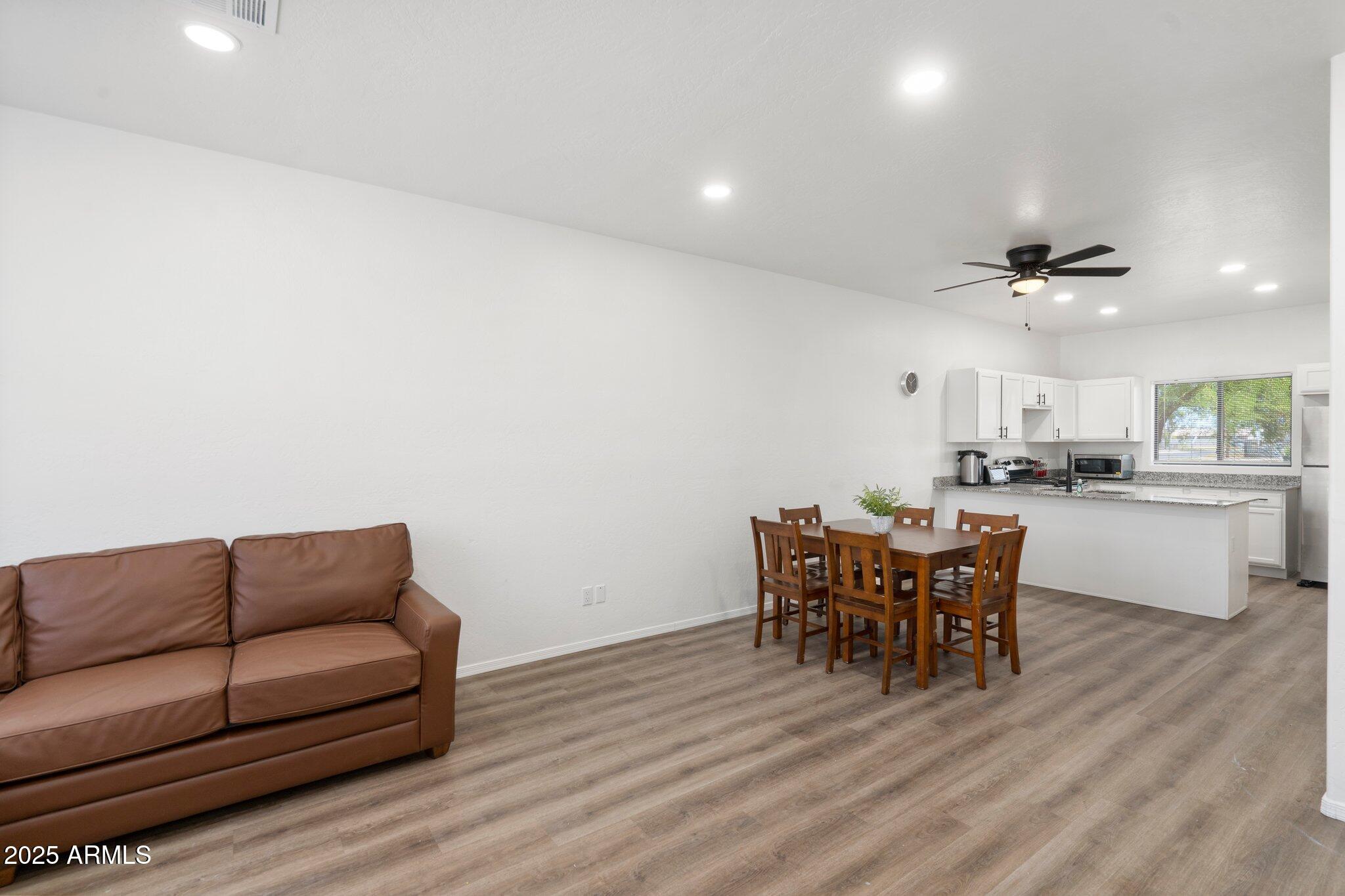 515 E 6TH Street