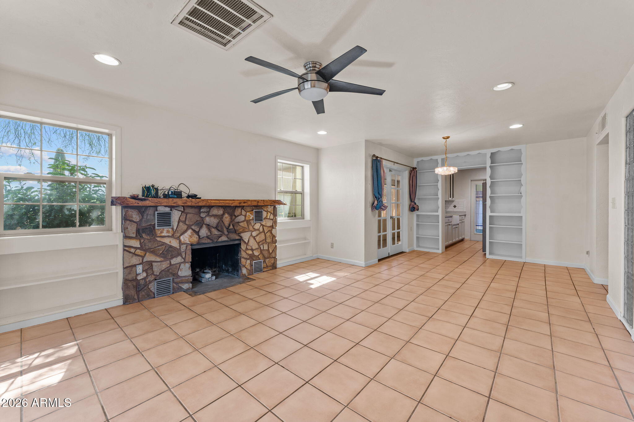 205 N Cucuracha Street