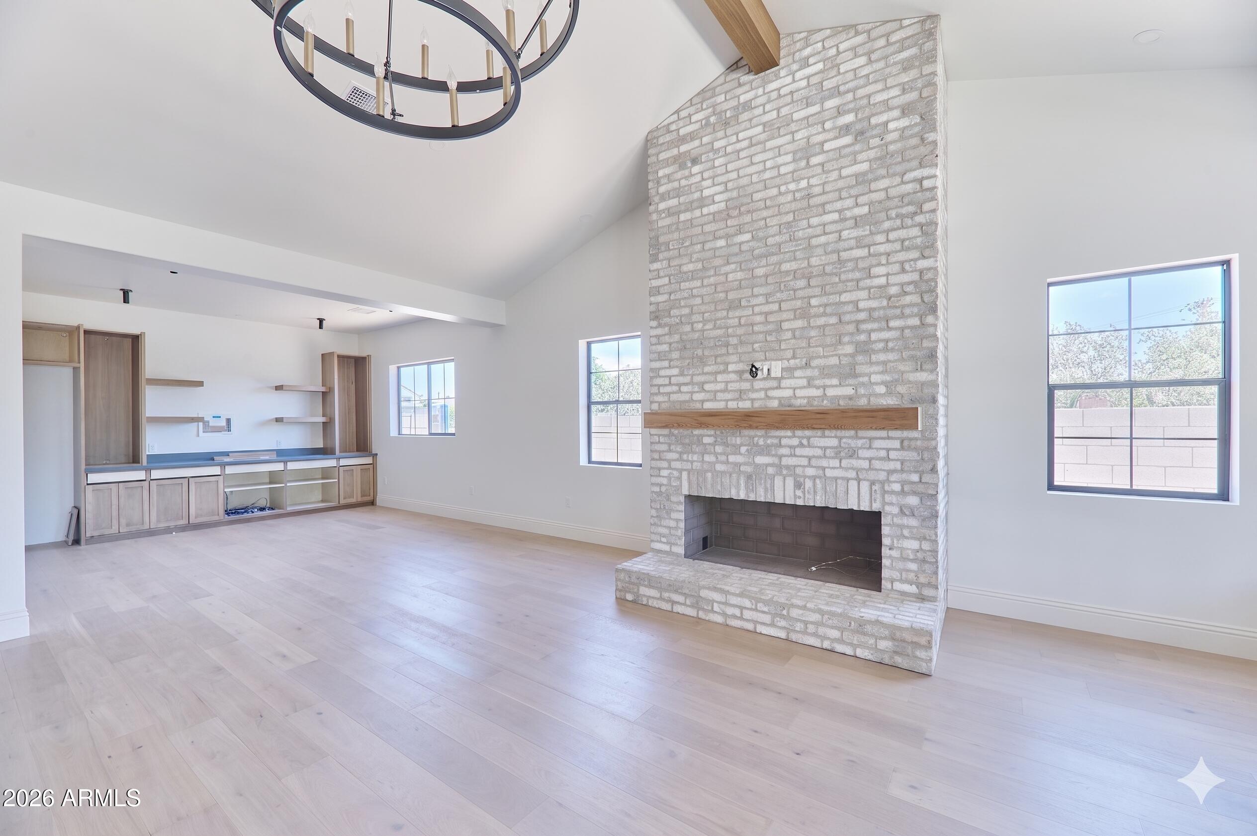 3913 E CAMPBELL Avenue