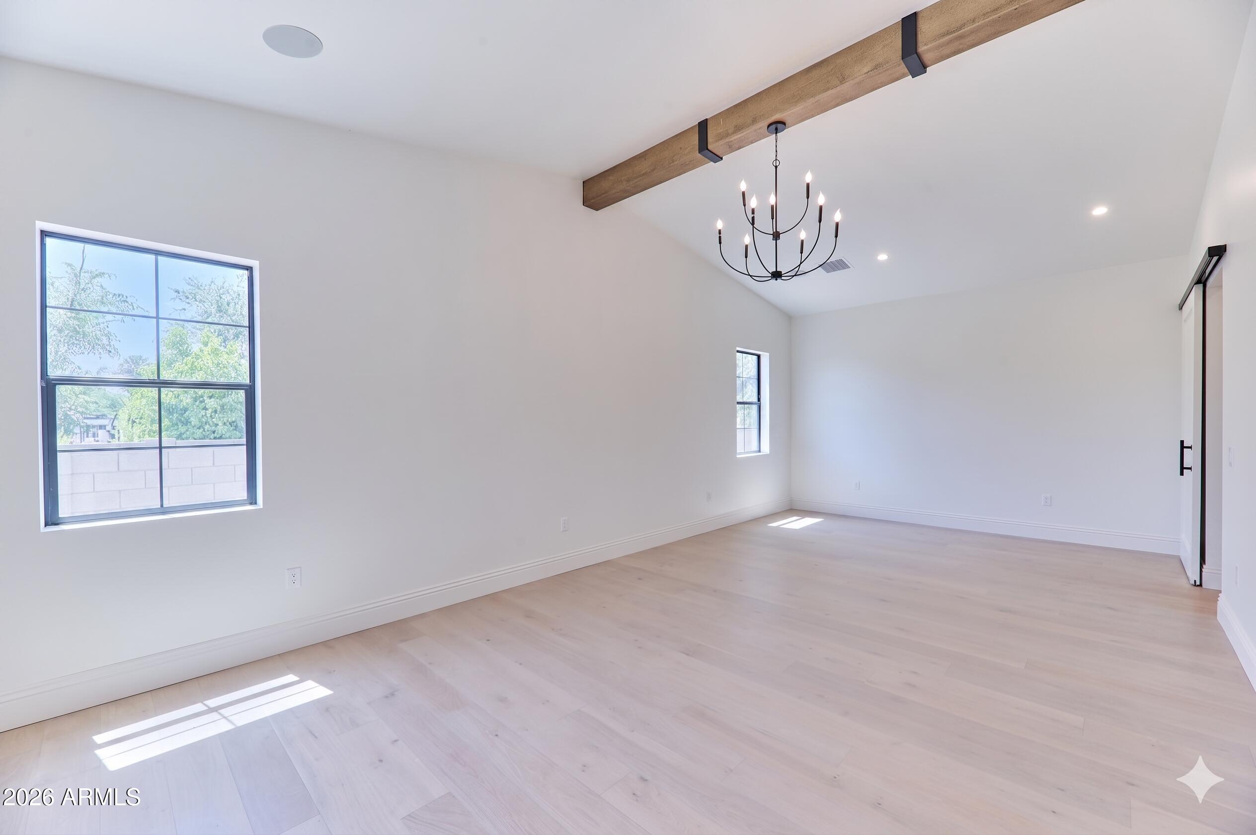 3913 E CAMPBELL Avenue