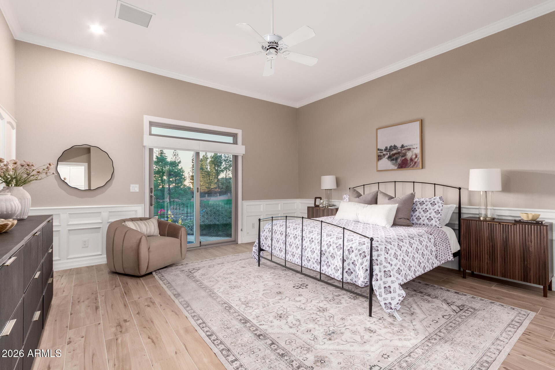 3105 E MARSHALL Avenue