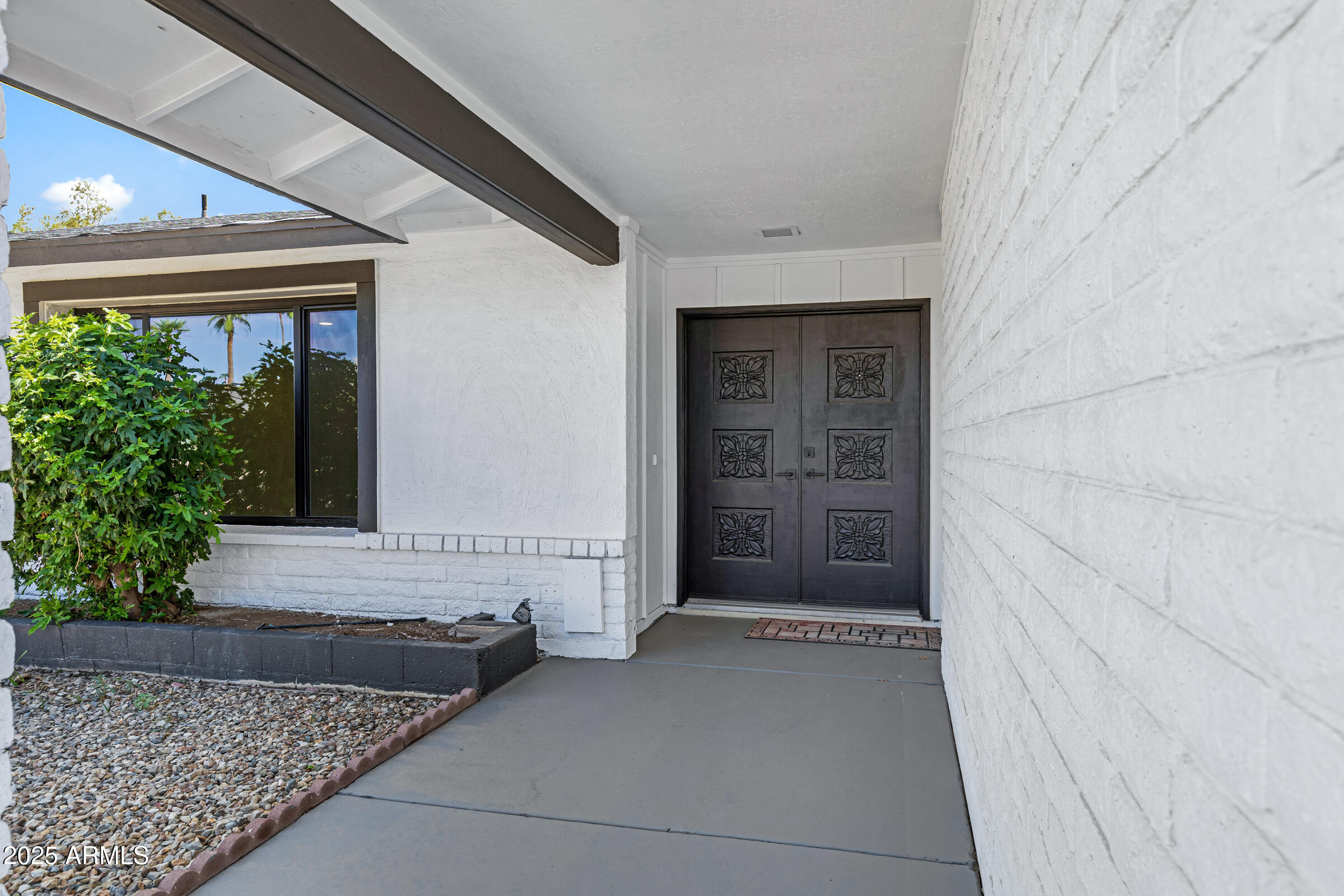 1527 E Bell De Mar Drive