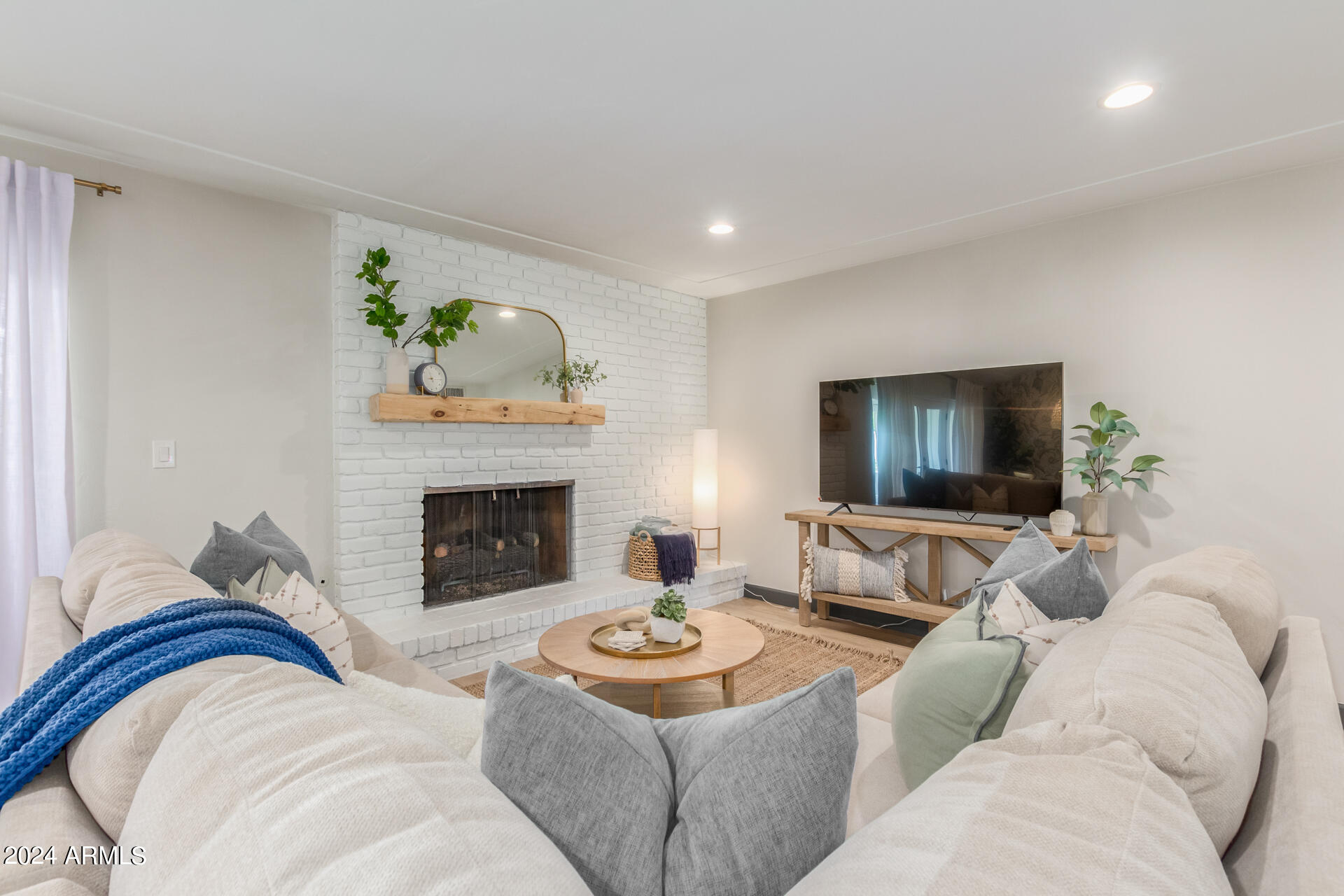 4536 E CALLE REDONDA --