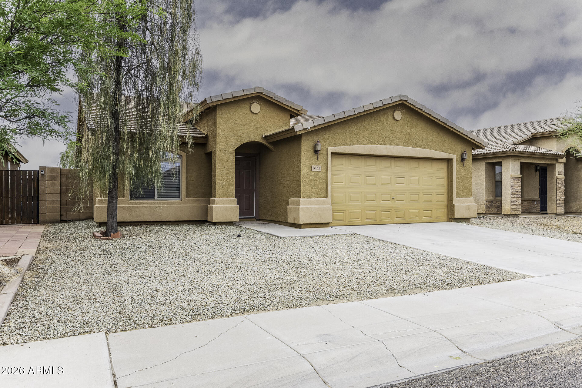 1033 W NINA Drive