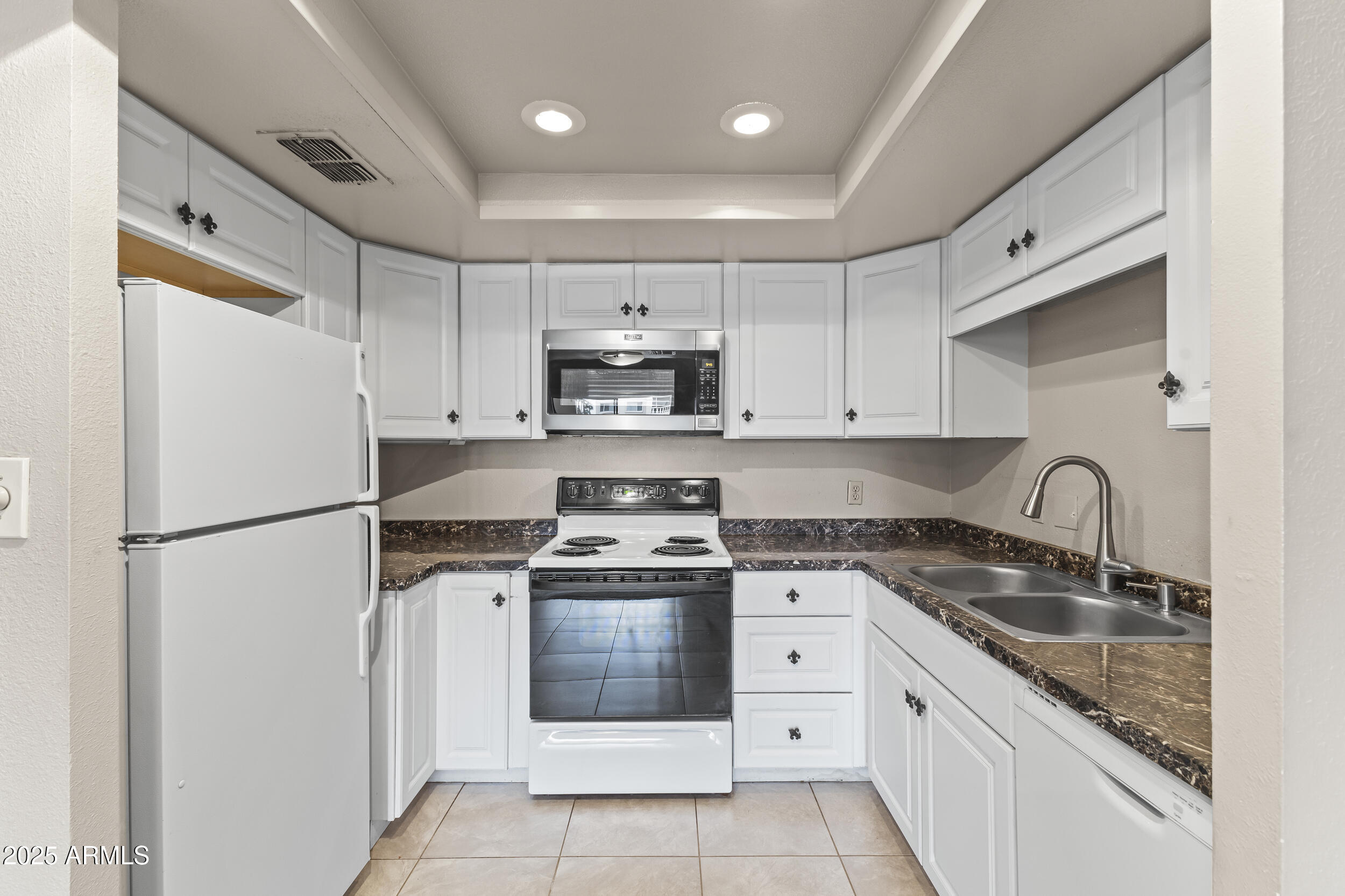 7920 E CAMELBACK Road 303