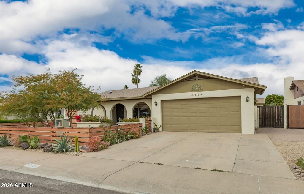 Photo of 5754 W Shangri La Road, Glendale, AZ 85304 (MLS # 6983481)