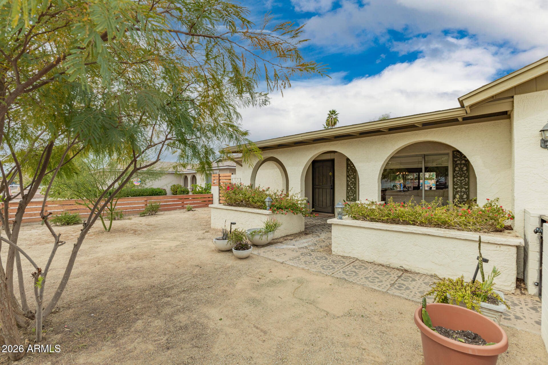 5754 W SHANGRI LA Road