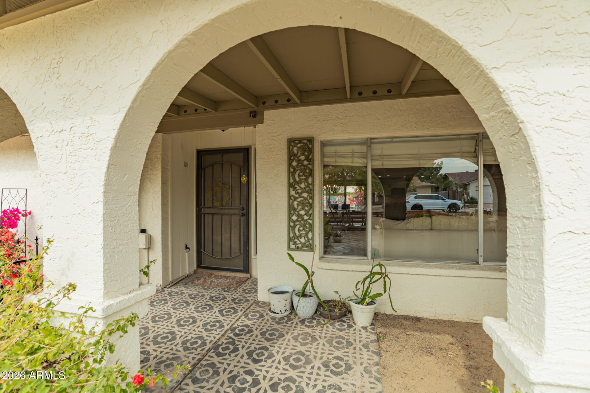 5754 W SHANGRI LA Road