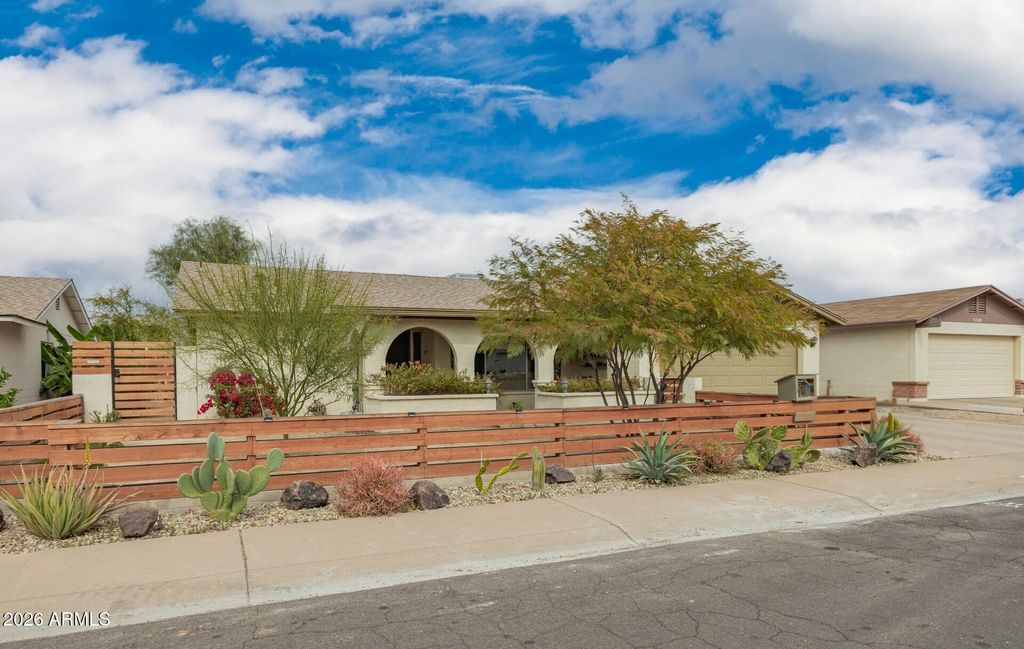 Photo of 5754 W Shangri La Road, Glendale, AZ 85304 (MLS # 6983481)