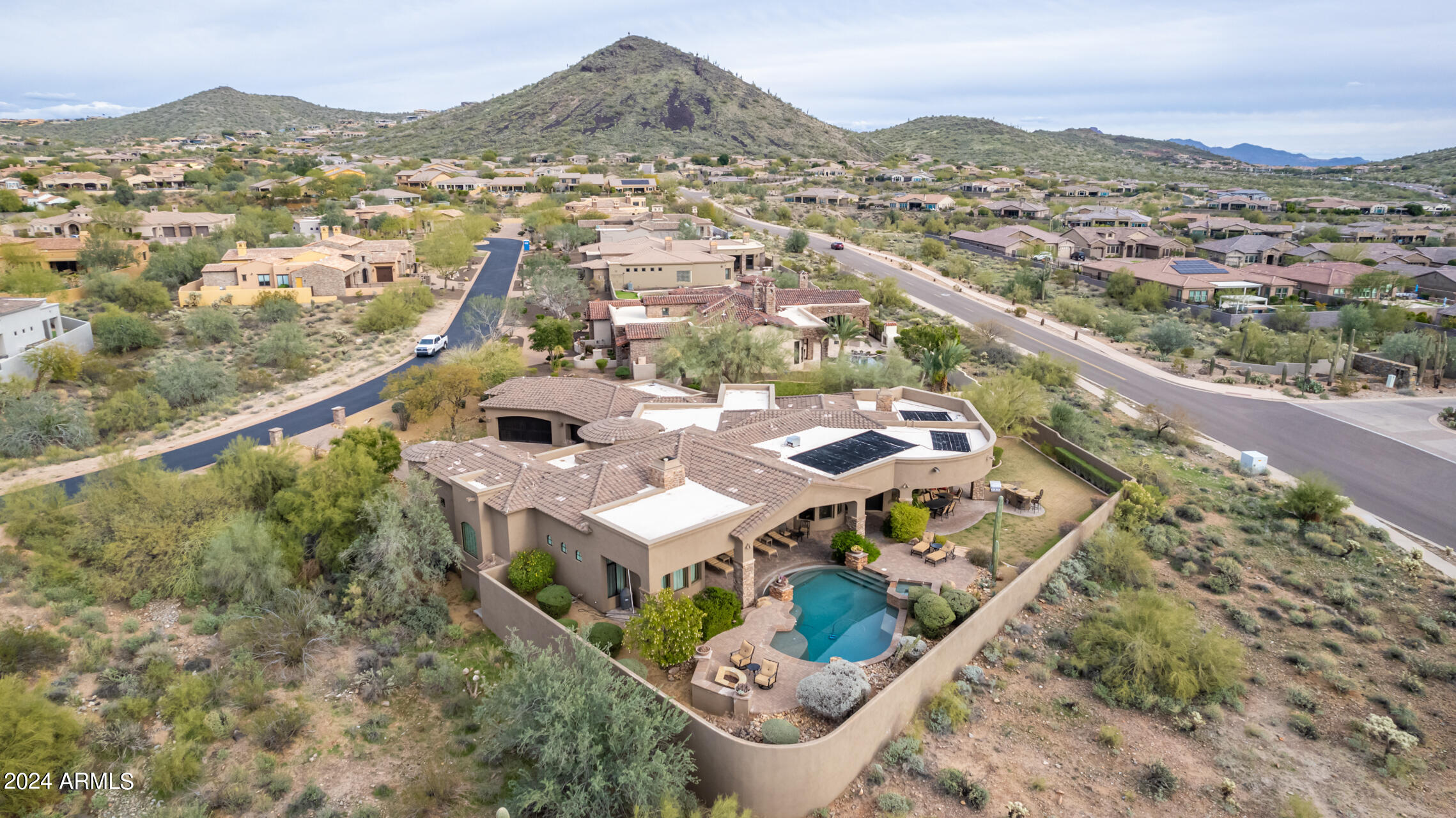 SIERRA HILLS - Residential