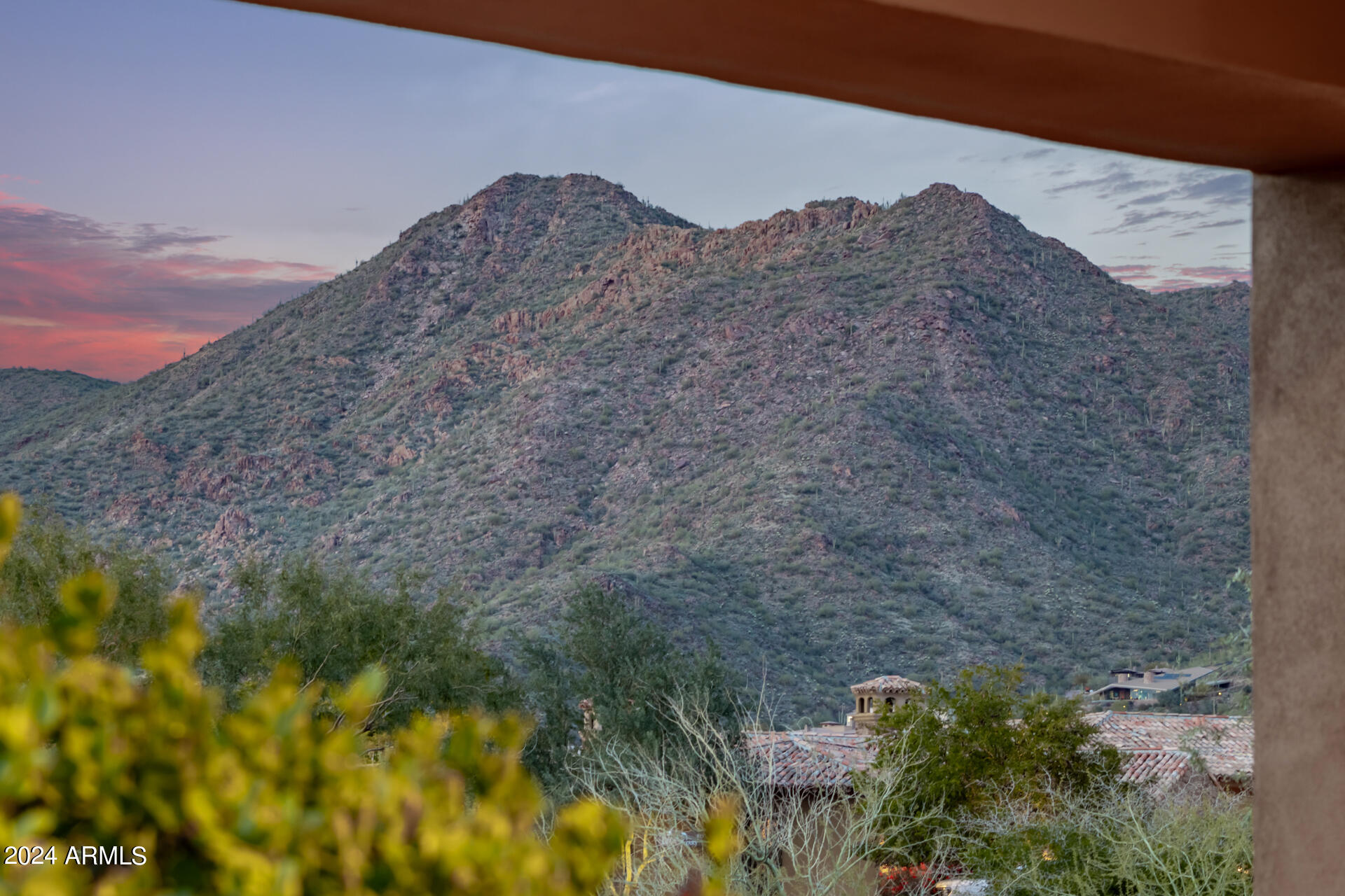 SIERRA HILLS - Residential